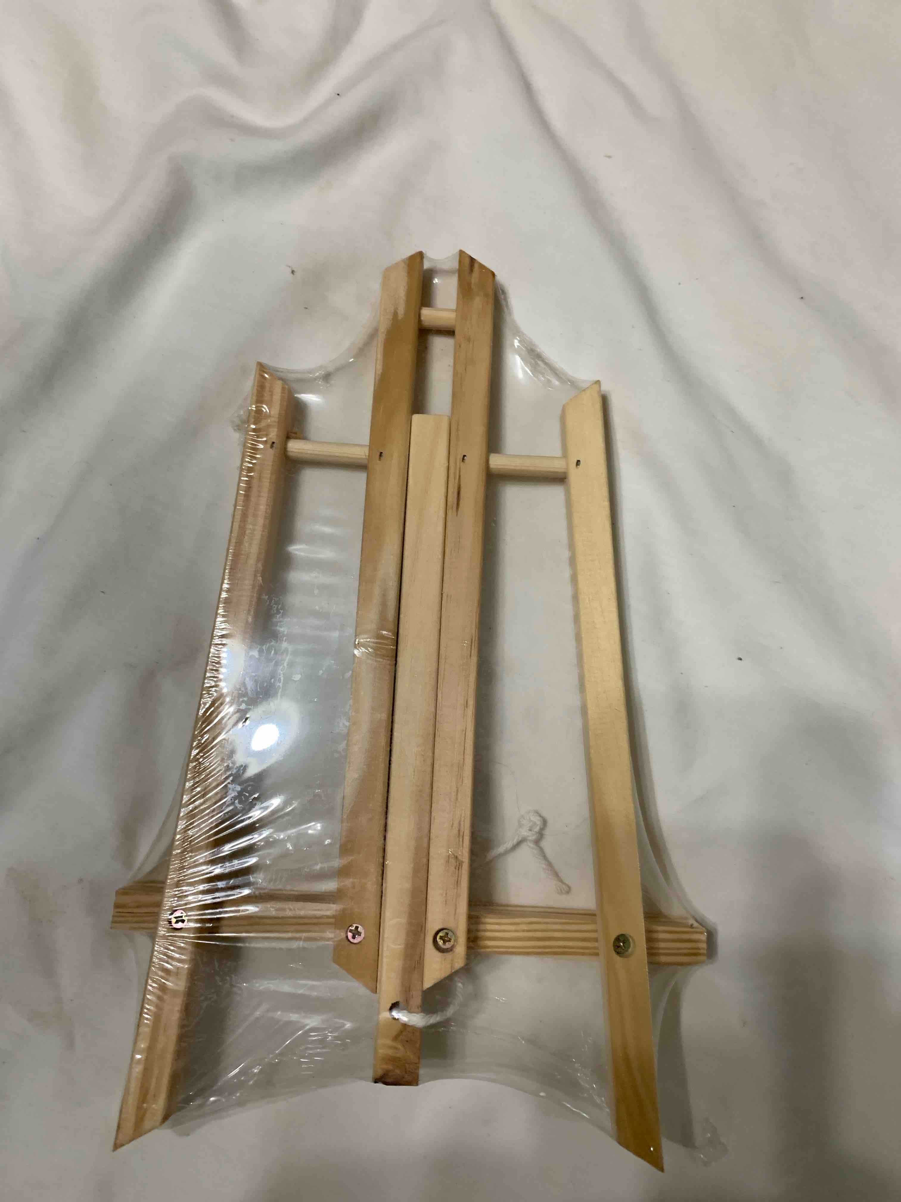 Small Wooden Tabletop Easel 