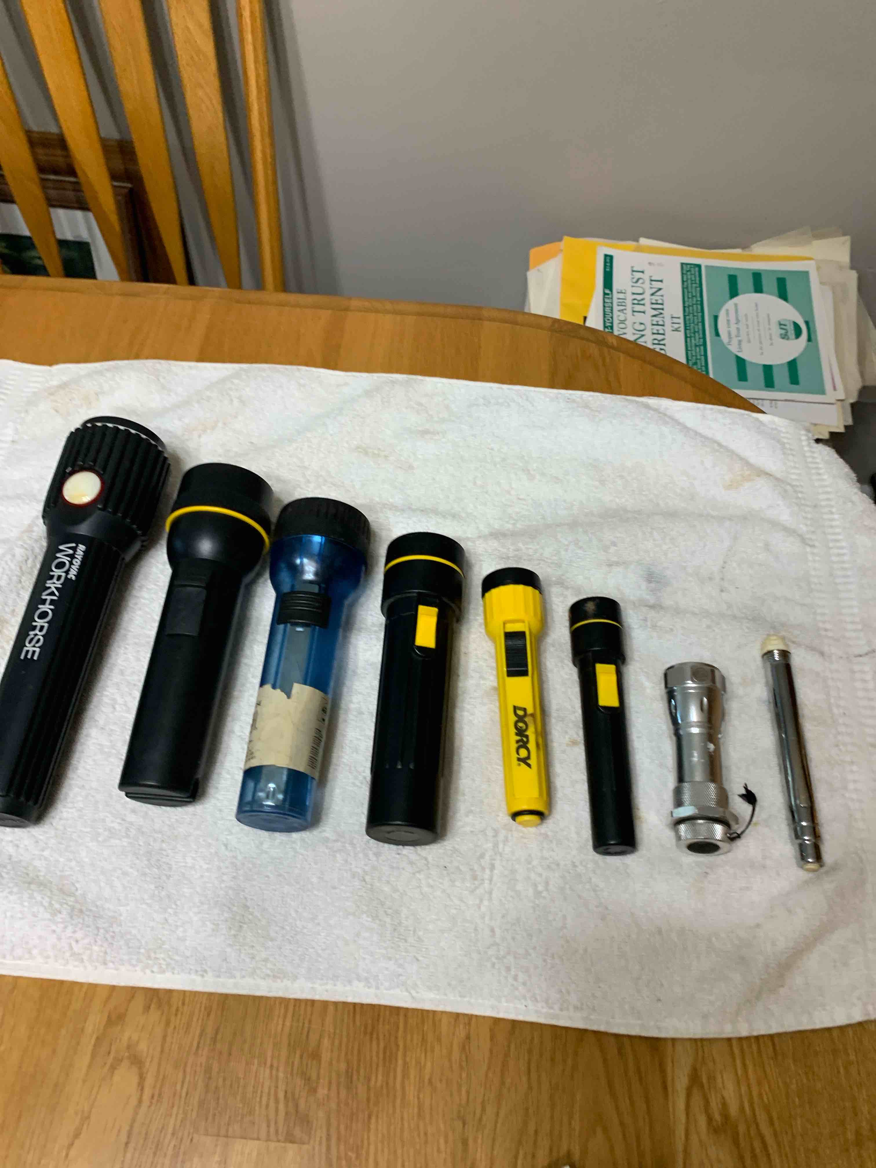 Lot of 8 Flashlights, Batteries not included. 