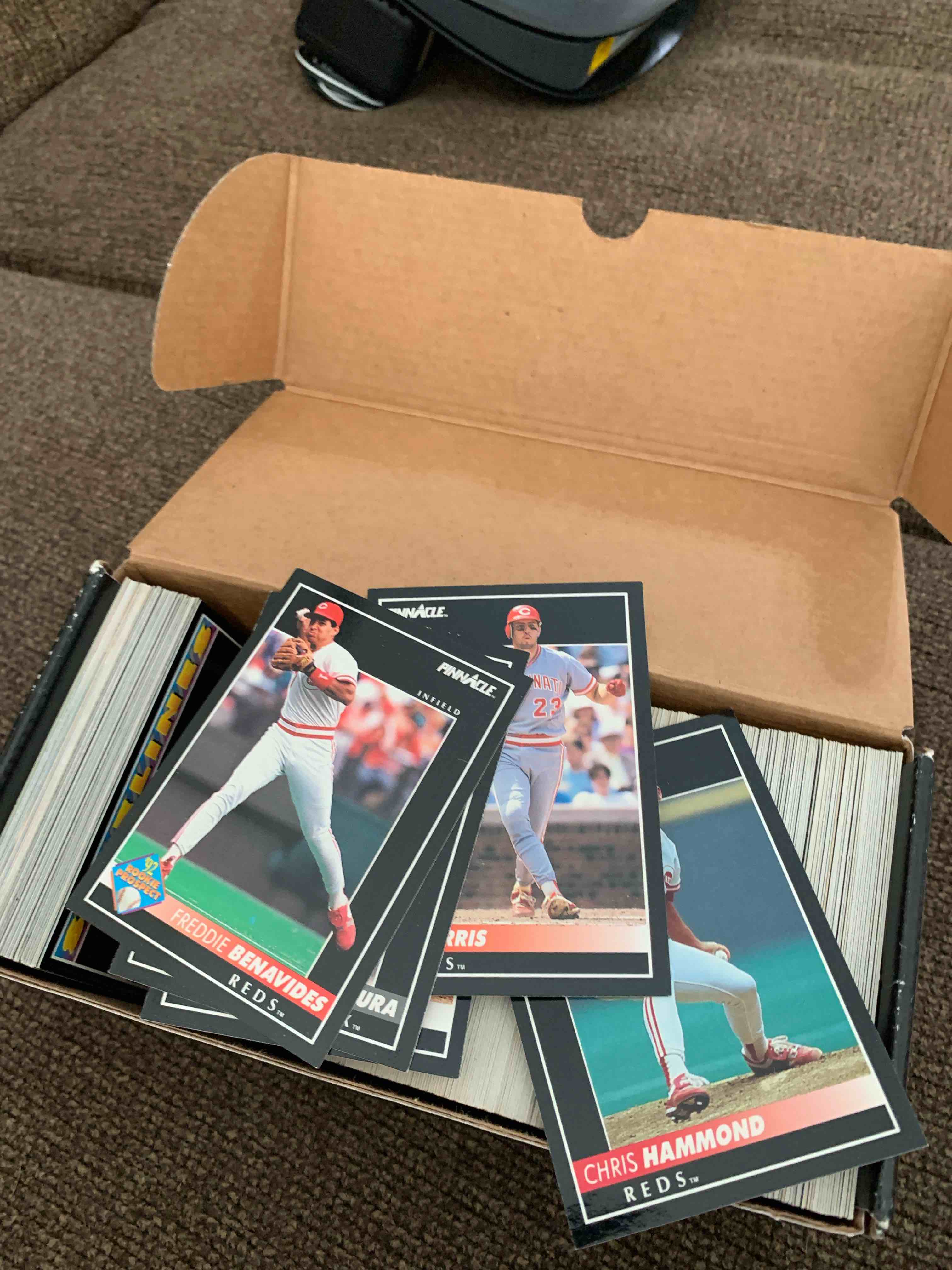 Box of 1992 Pinnacle Baseball Cards 