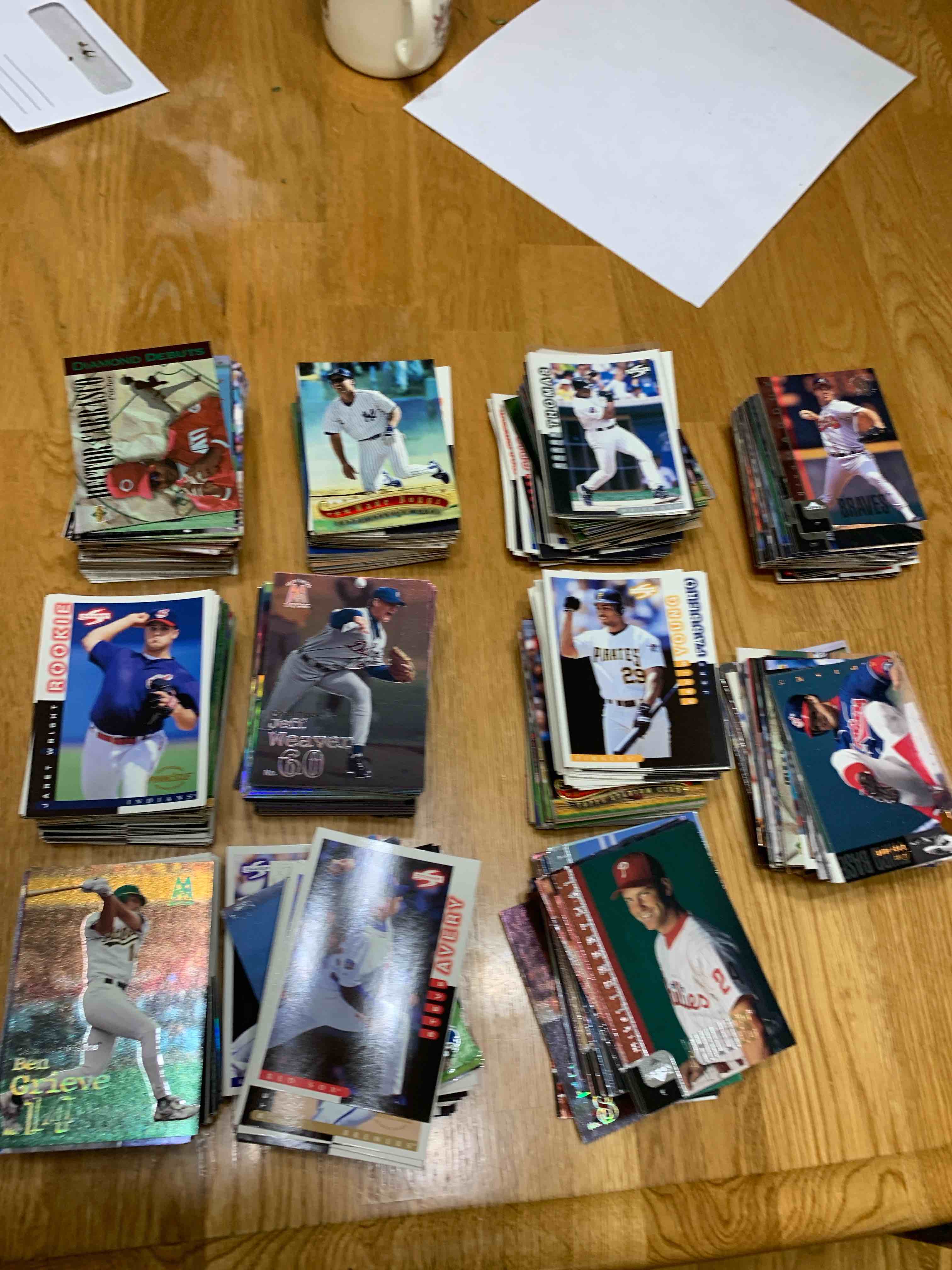 Lot of 800 Baseball Cards