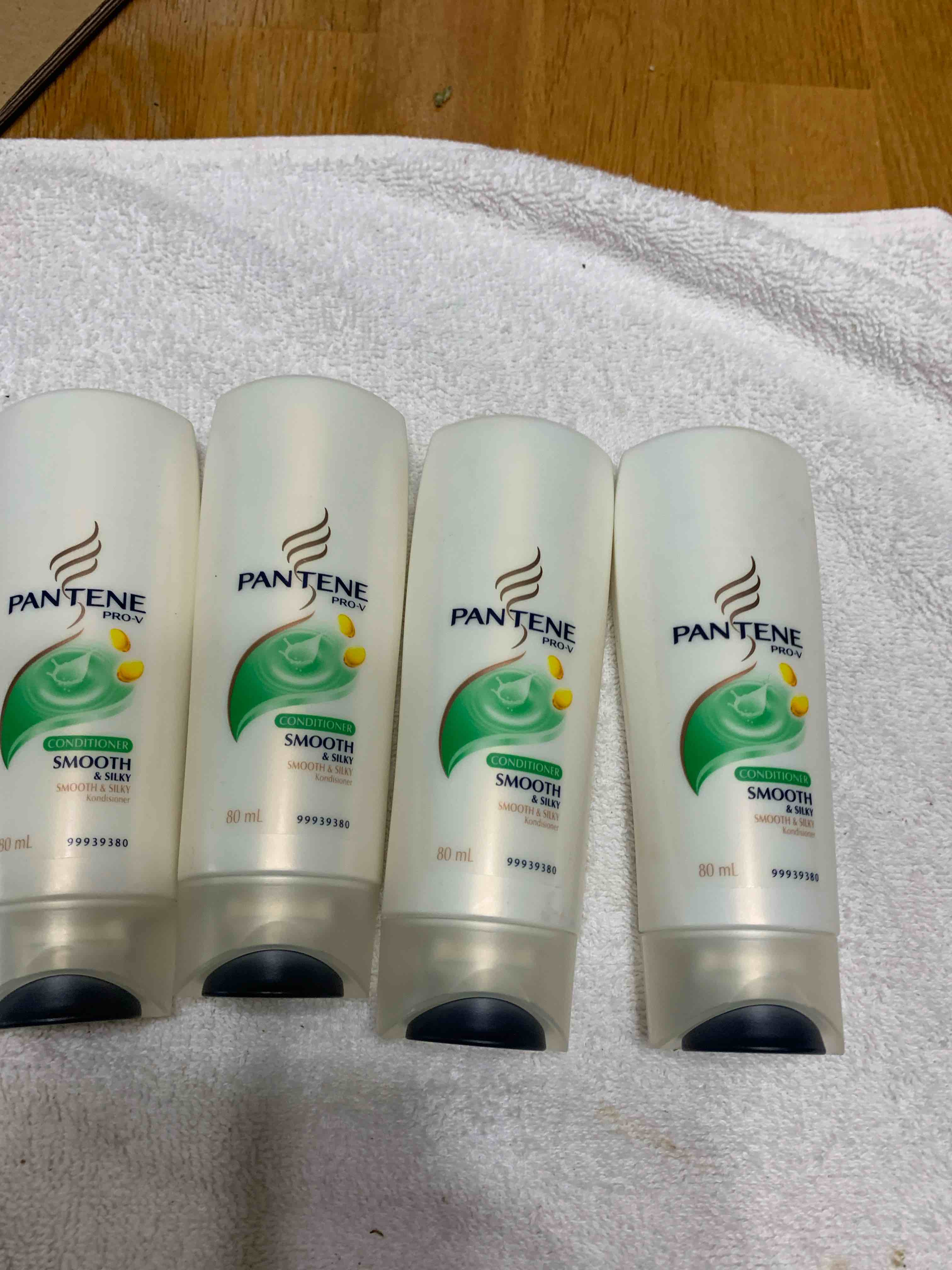 4- 80 ml Bottles of Pantene Conditioner 