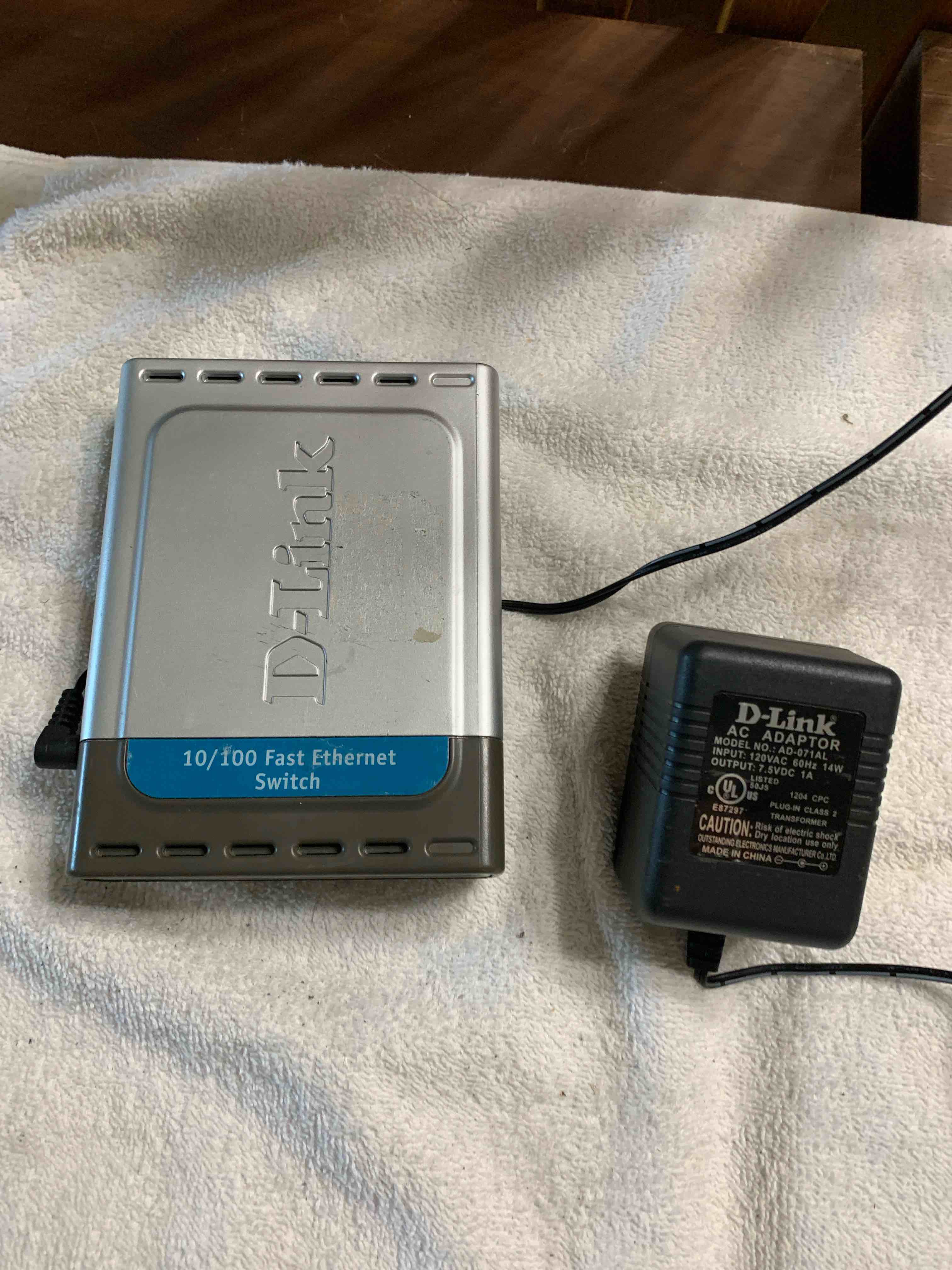 D-Link, 10/100 Fast Ethernet Switch 