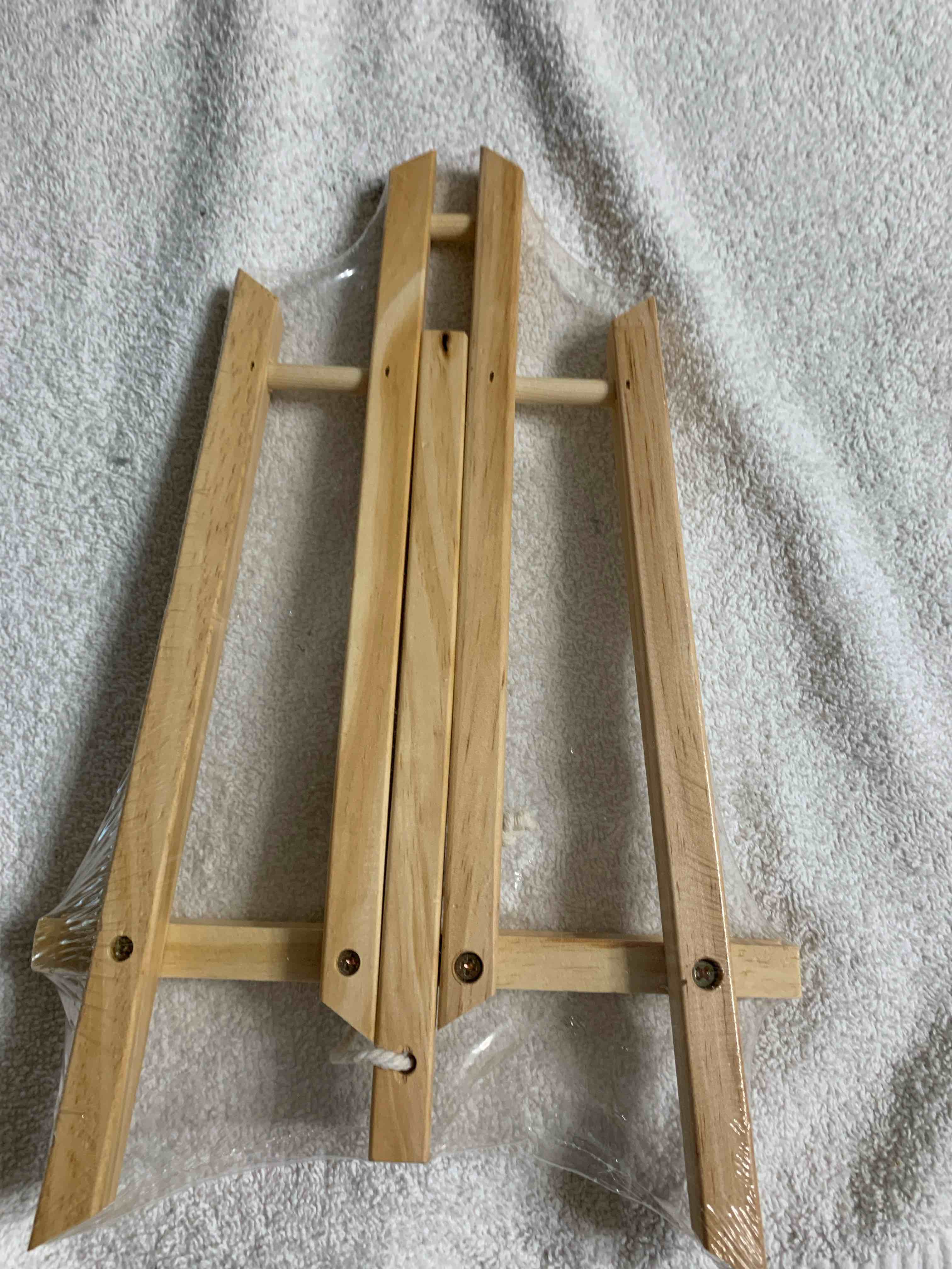 Small Wooden Tabletop Easel 