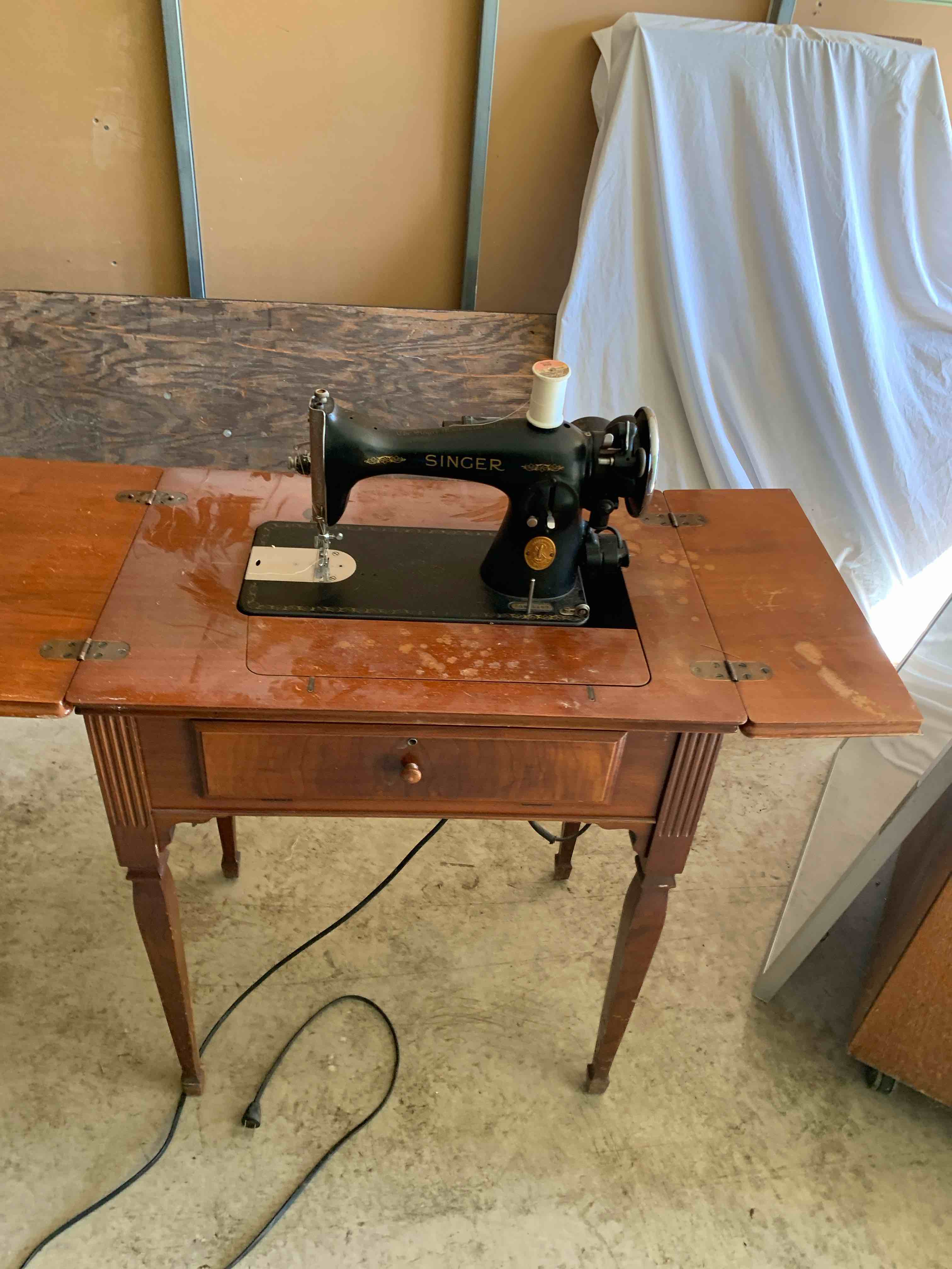 Vintage Singer Sewing Machine 