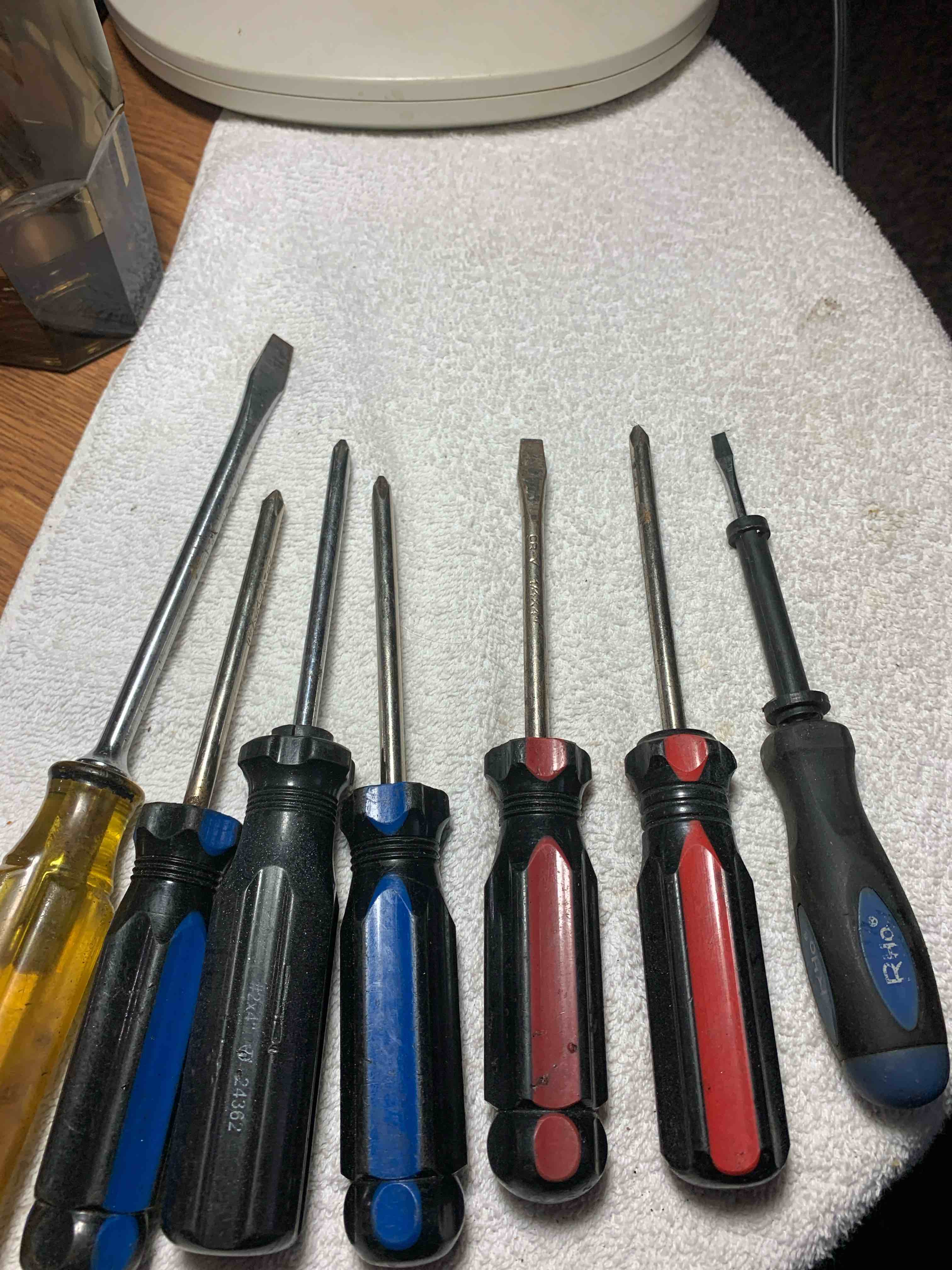 Lot of 7- Screwdrivers 