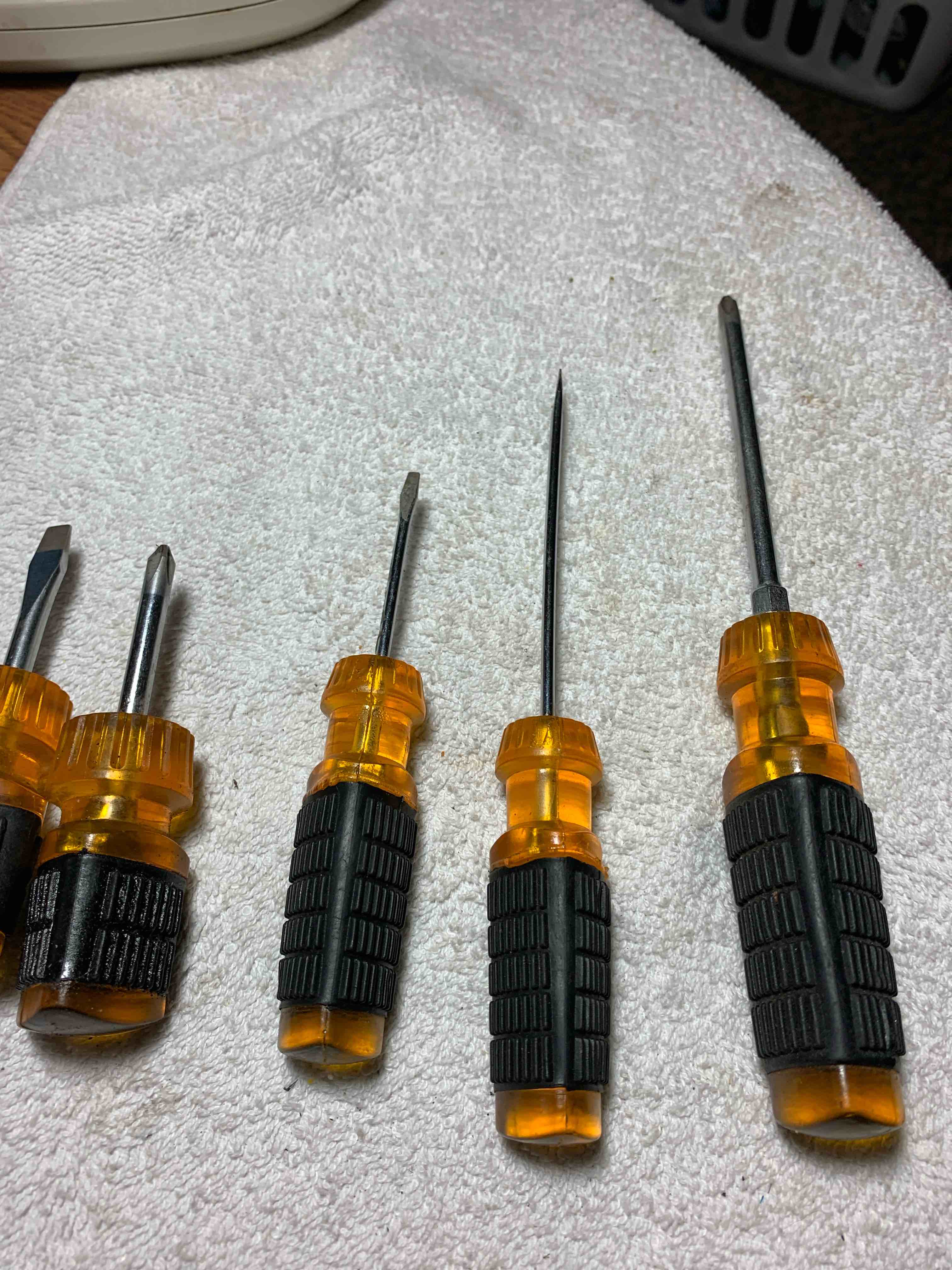 Set of 5- Screwdrivers 