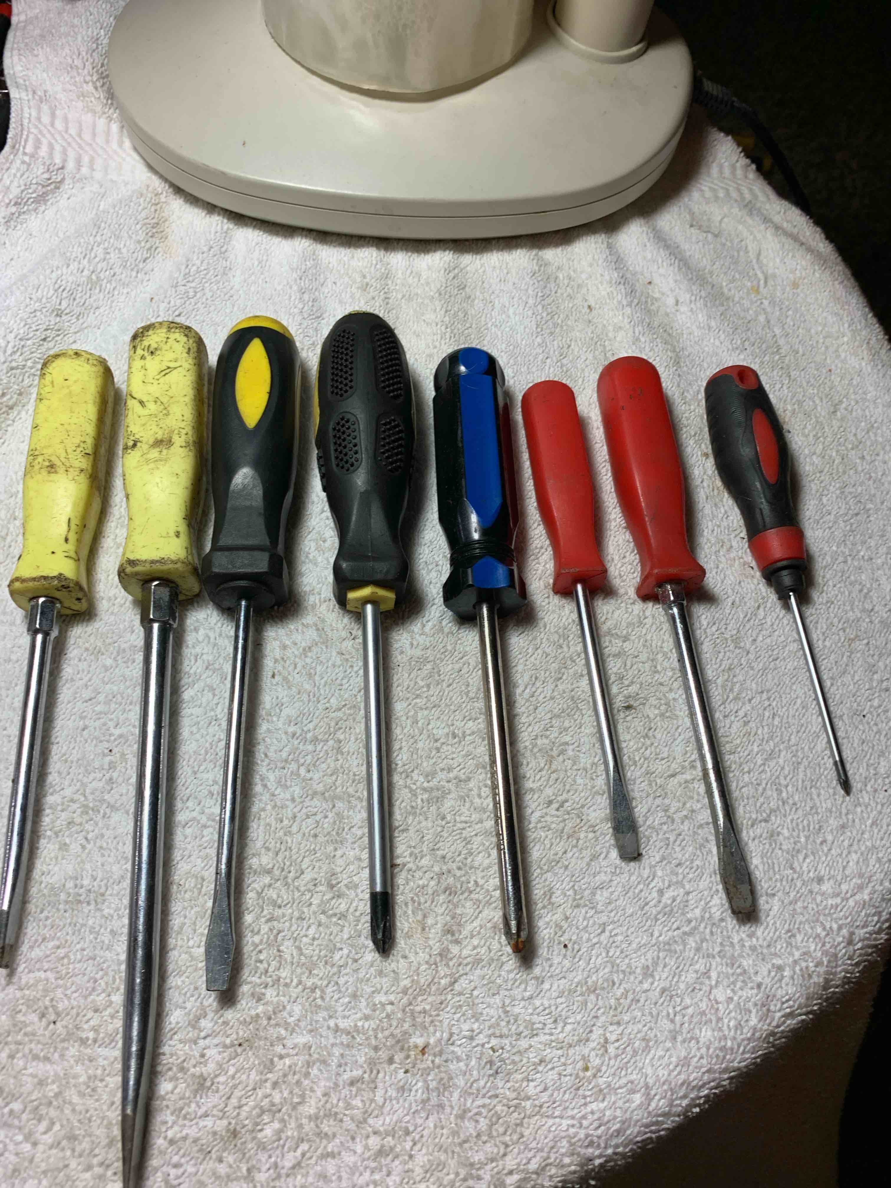 Lot of 10- Screwdrivers 