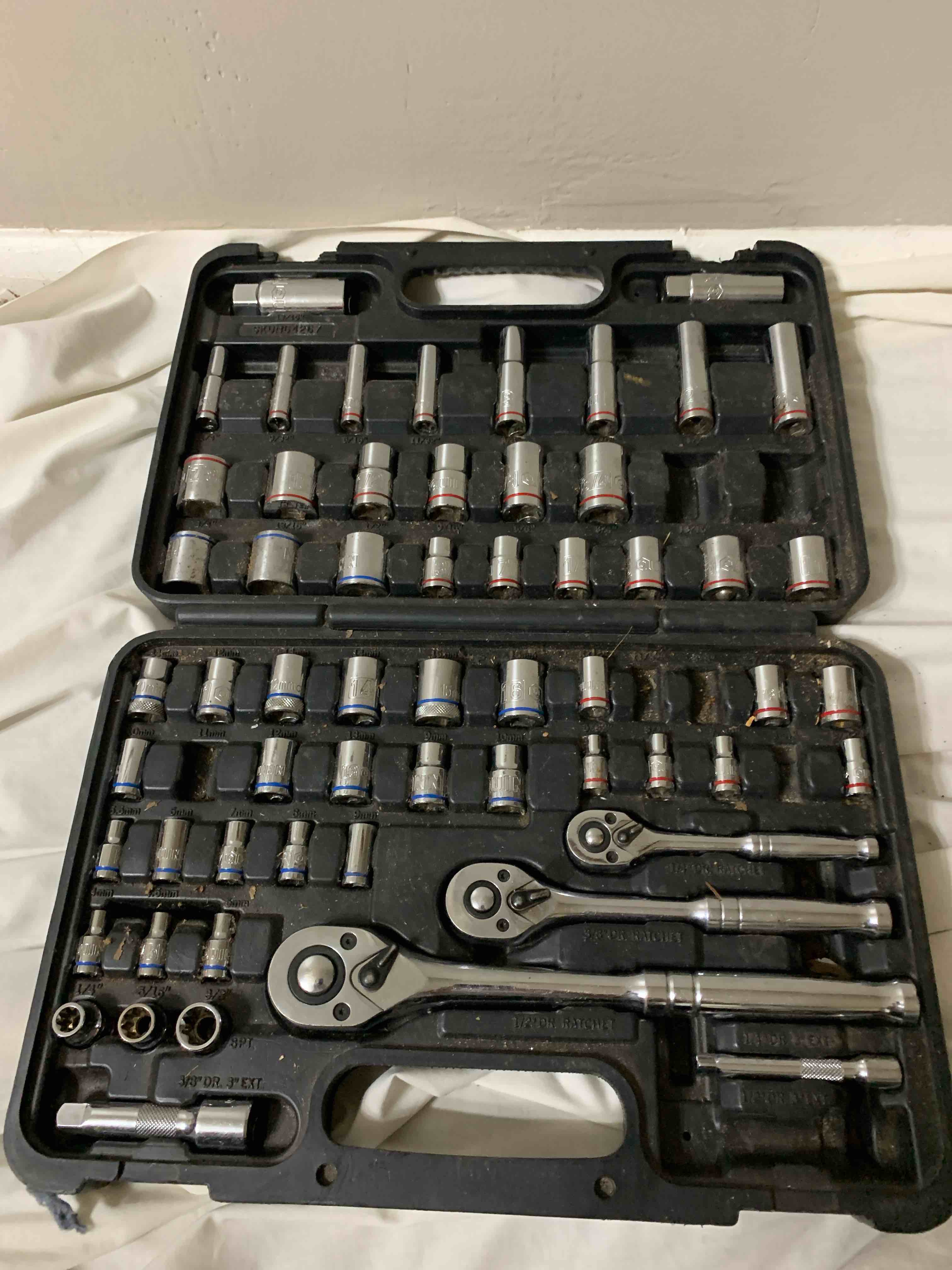 Quinn Socket Set, 1/4, 3/8, and 1/2 Drive, SAE and Metric 