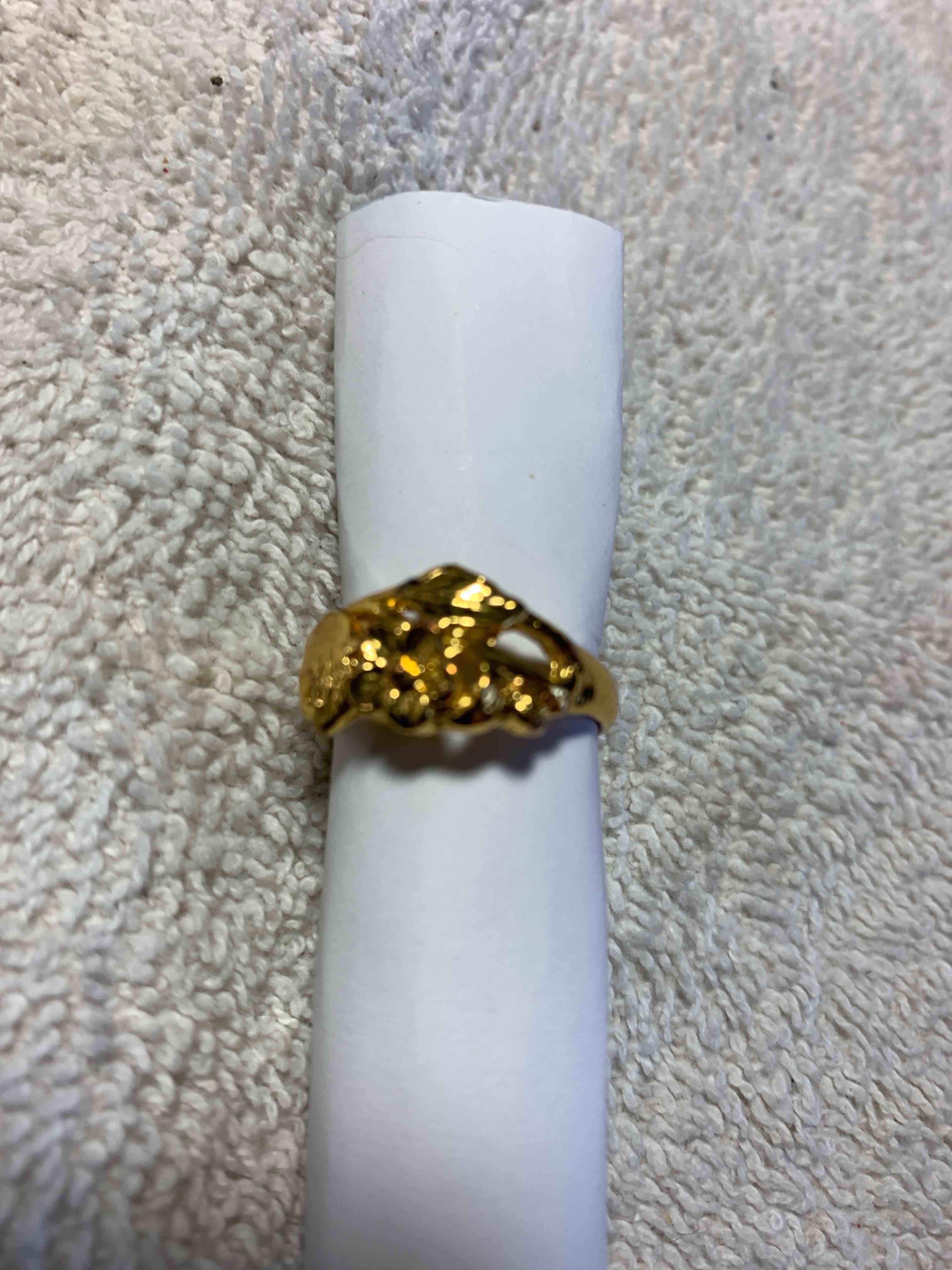 Woman’s Size 7 Ring