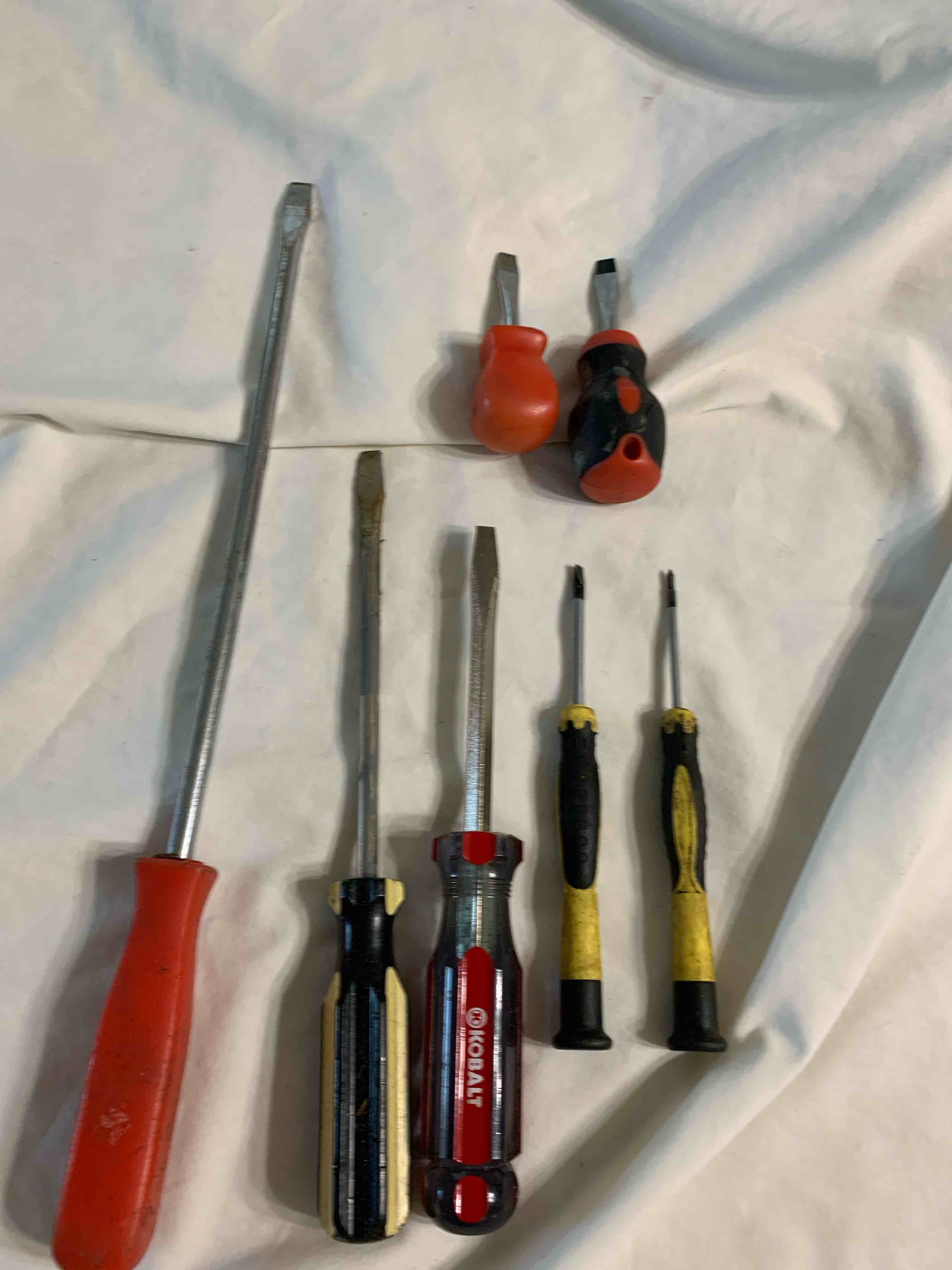 Lot of 7 Screwdrivers 