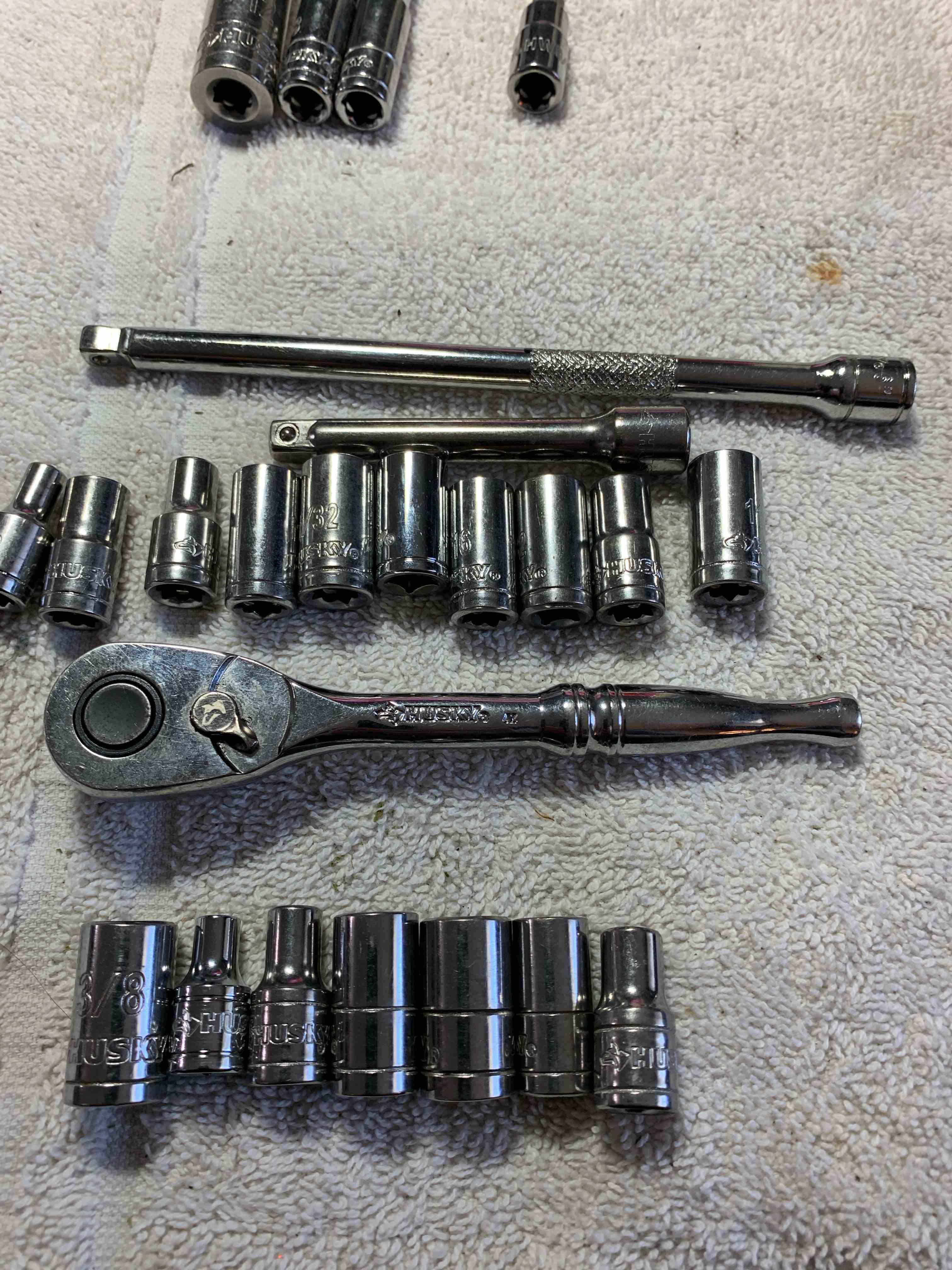 Husky 2/4 Drive Ratchet and Sockets, 20 Pcs   