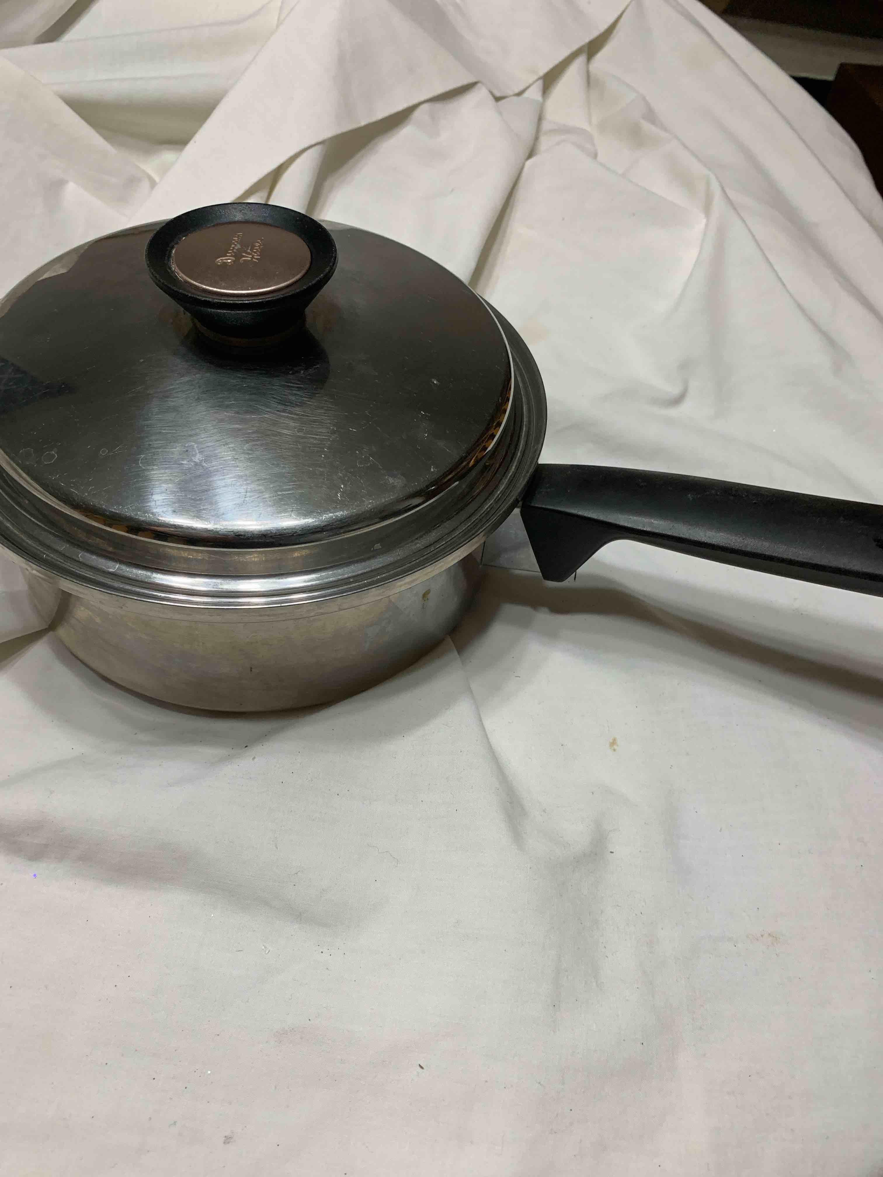 Duncan Hines Stainless Steel Pot with Lid