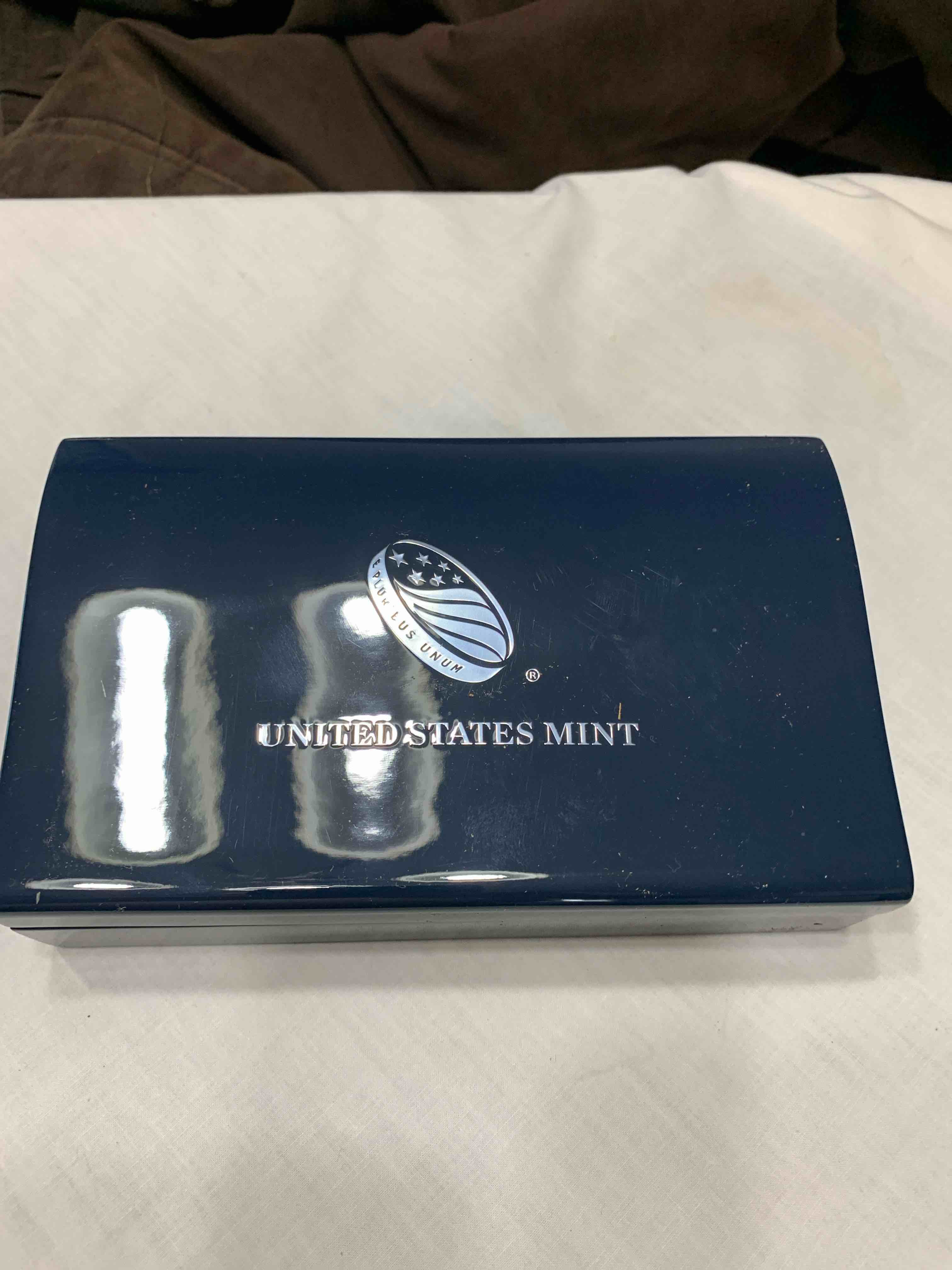 US Mint 2 Coin Display Box , No Coins 