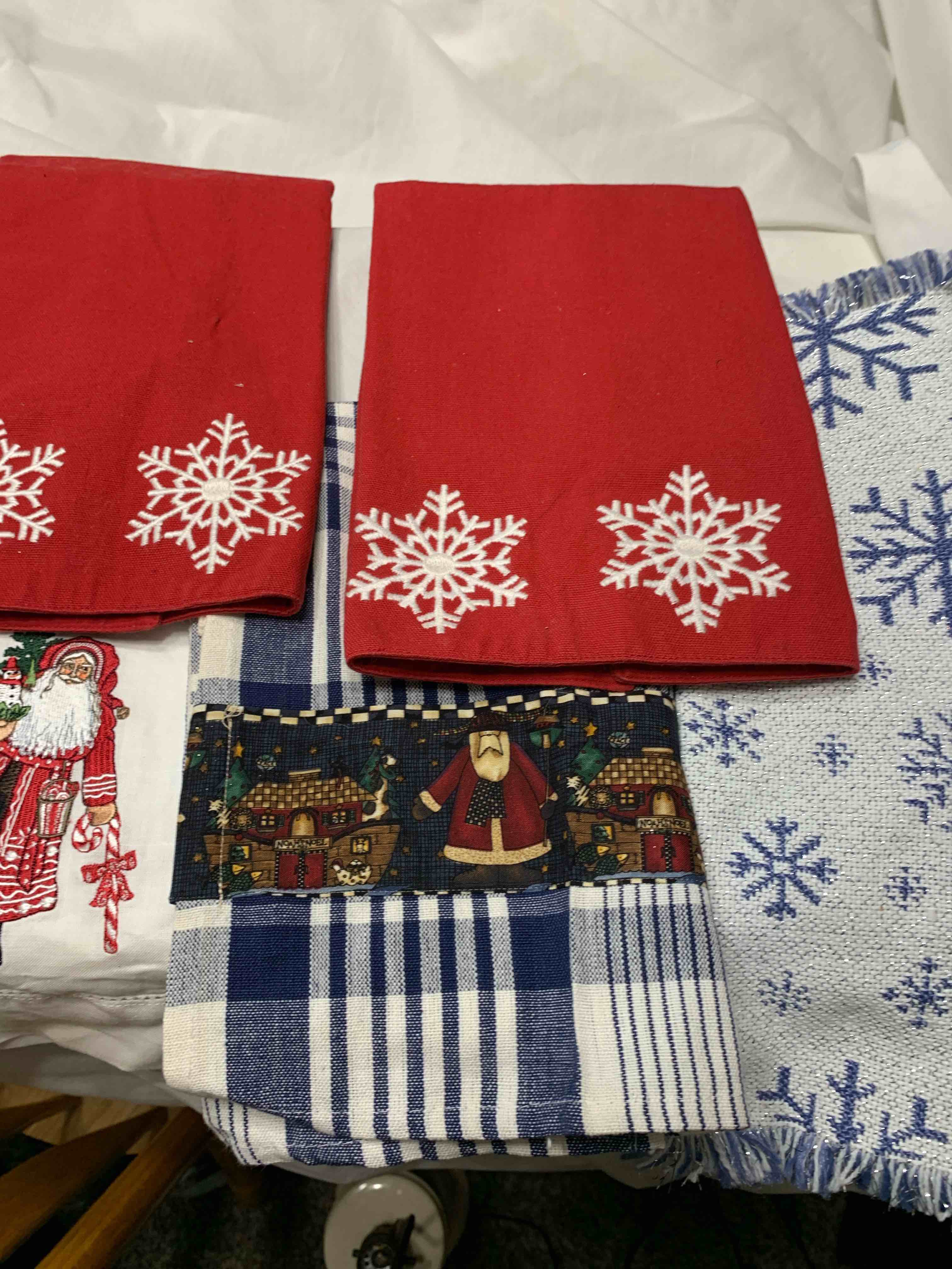 5 Holiday Decorative Towels