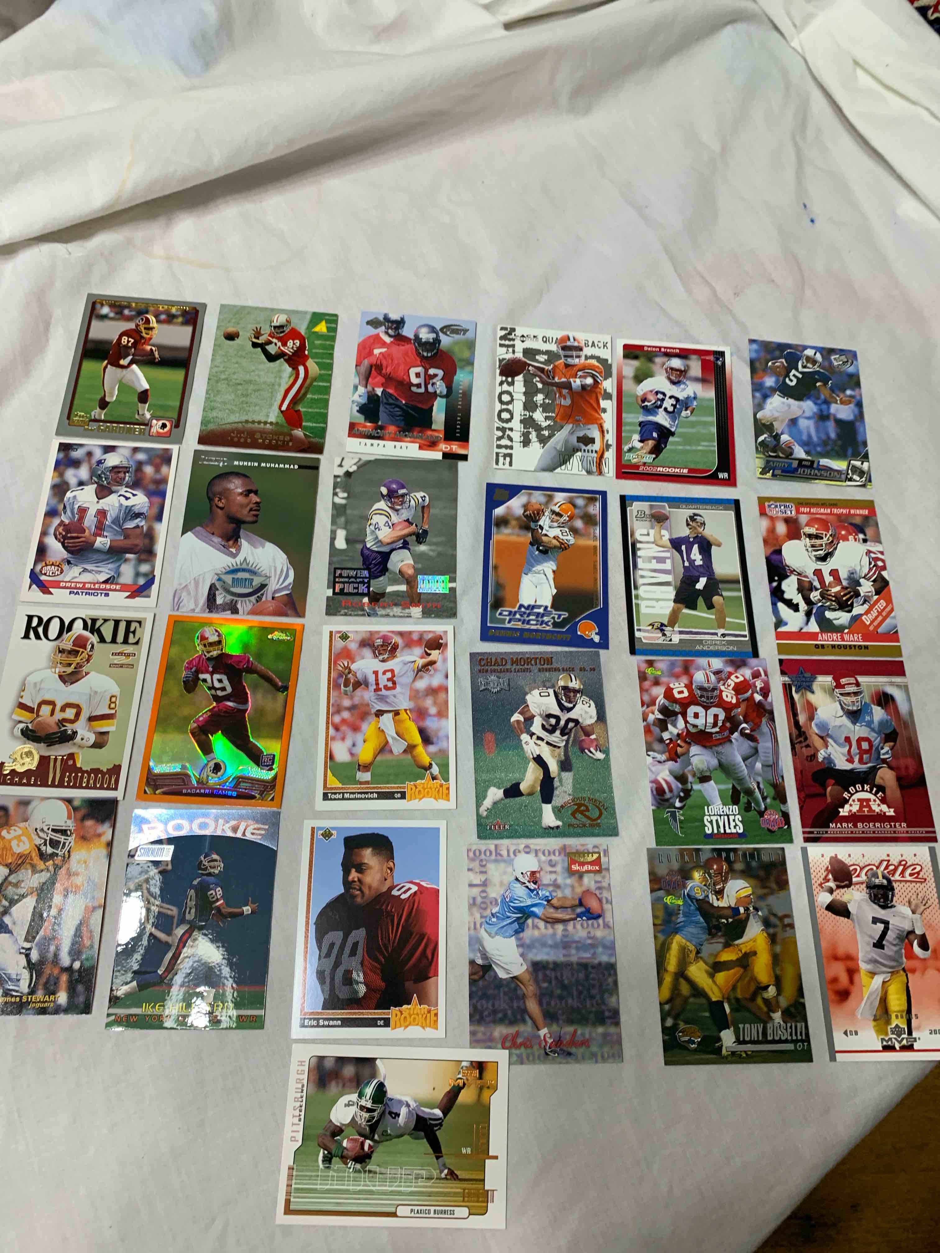 Lot of 25– Football Rookie Cards 