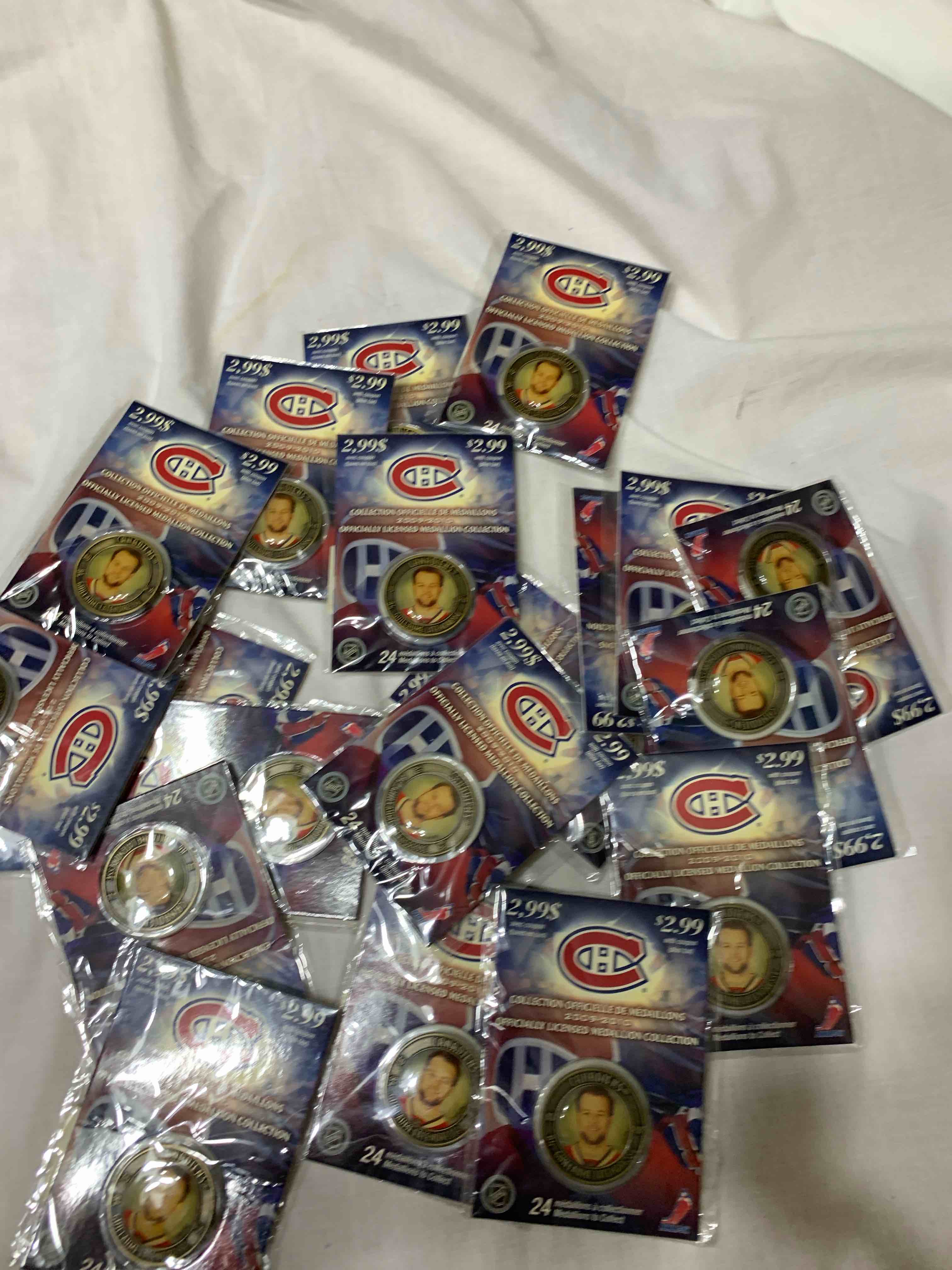 Lot of 20 - 2009-10 NHL Medallions, Guillaume Latendresse 