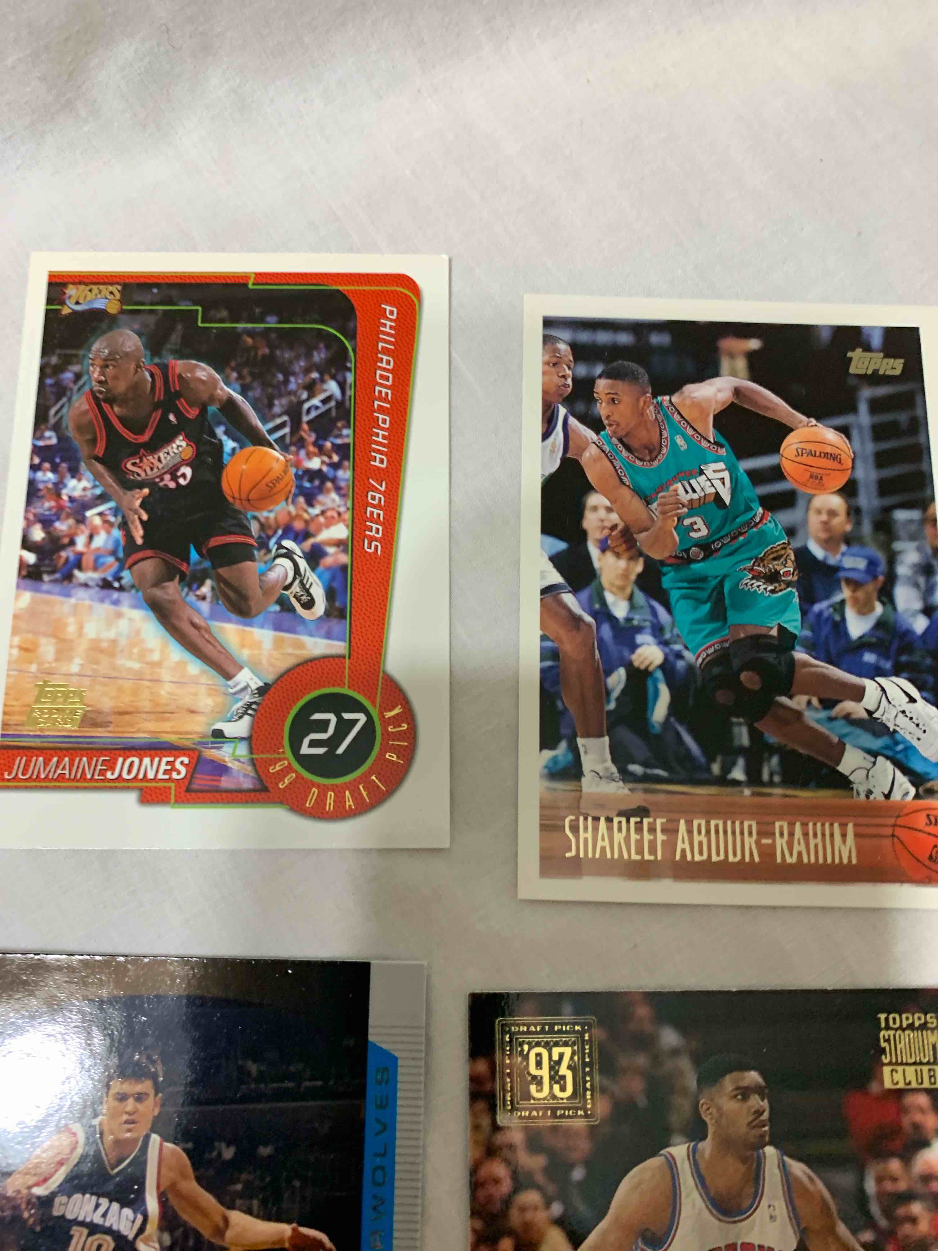 Condition photo showing Good Condition for Lot of 25 - Basketball Rookie Cards