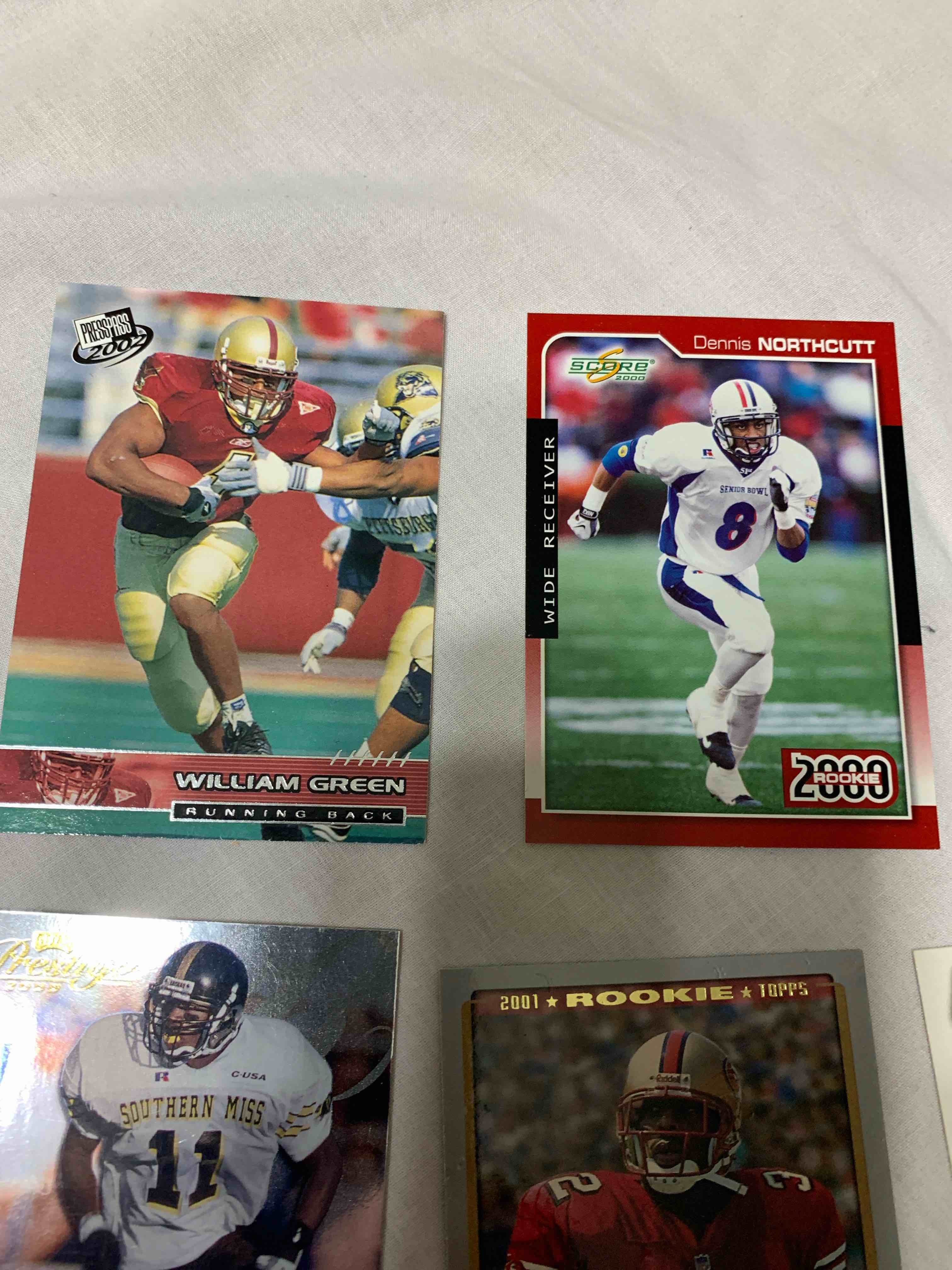 Condition photo showing Good Condition for Lot of 20 - Football Rookie Cards 