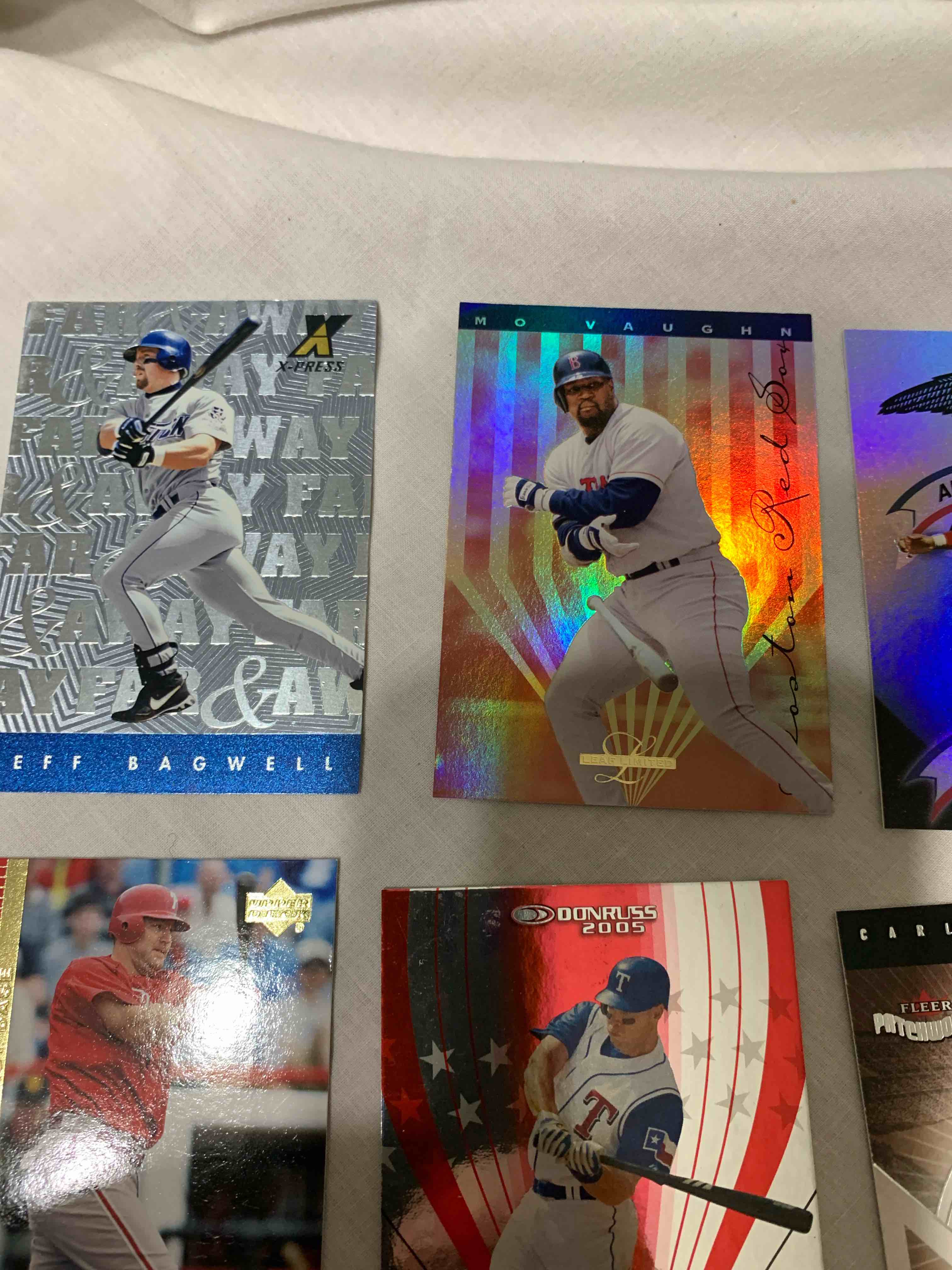 Condition photo showing Good Condition for Lot of 25 - Baseball Cards 