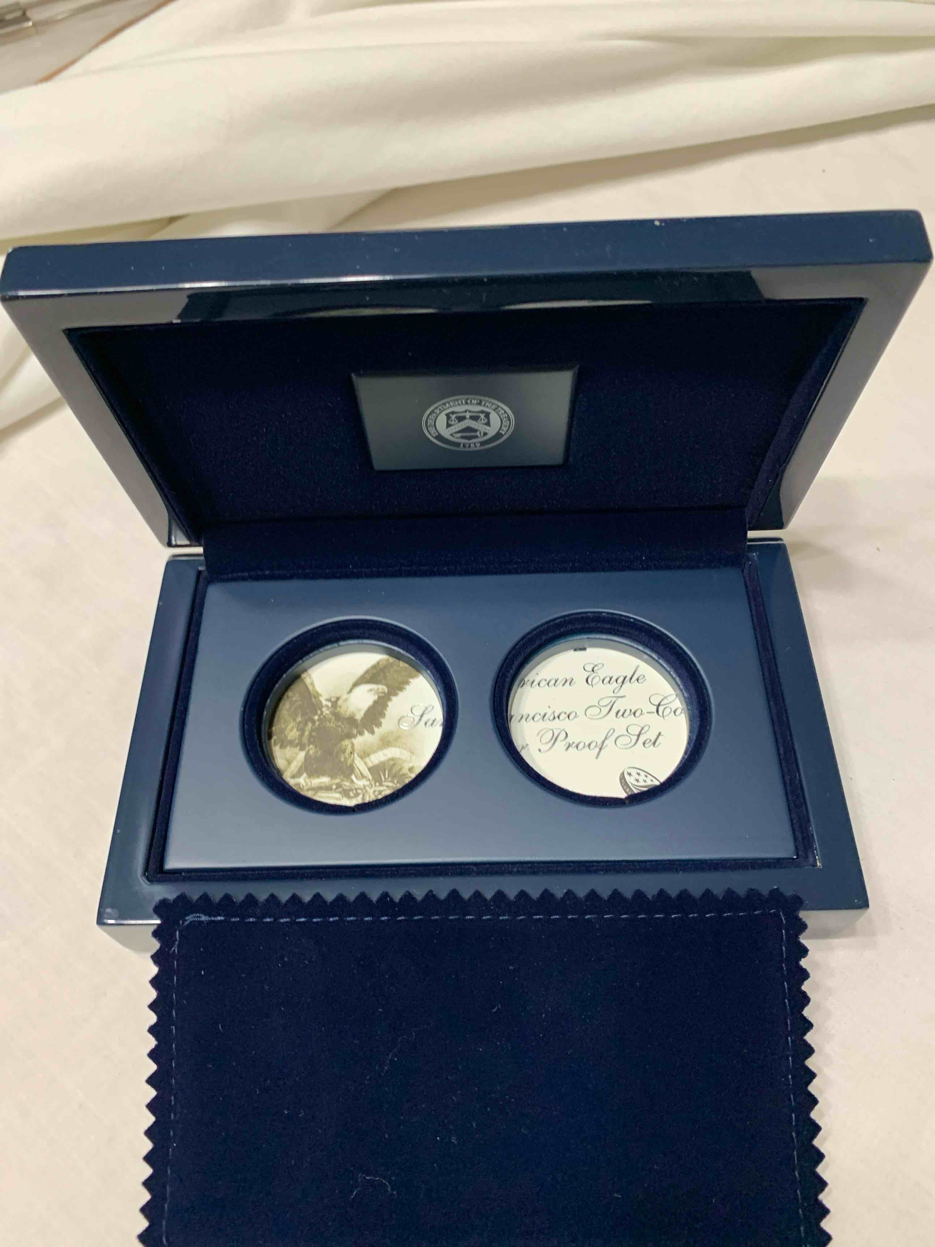 Condition photo showing New/Like New for US Mint Coin Display Box, Empty