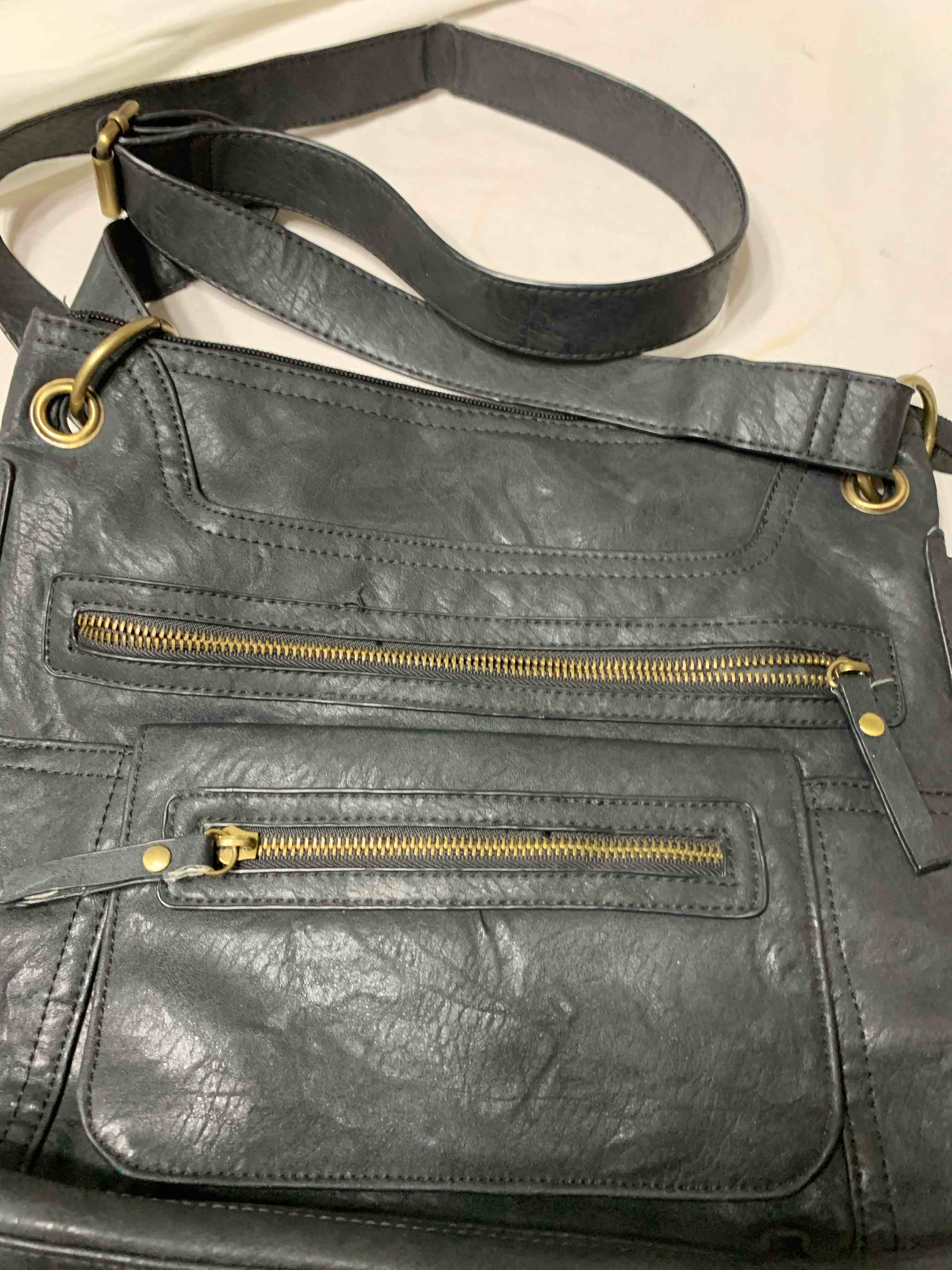 Condition photo showing Good Condition for Black Leather Purse 