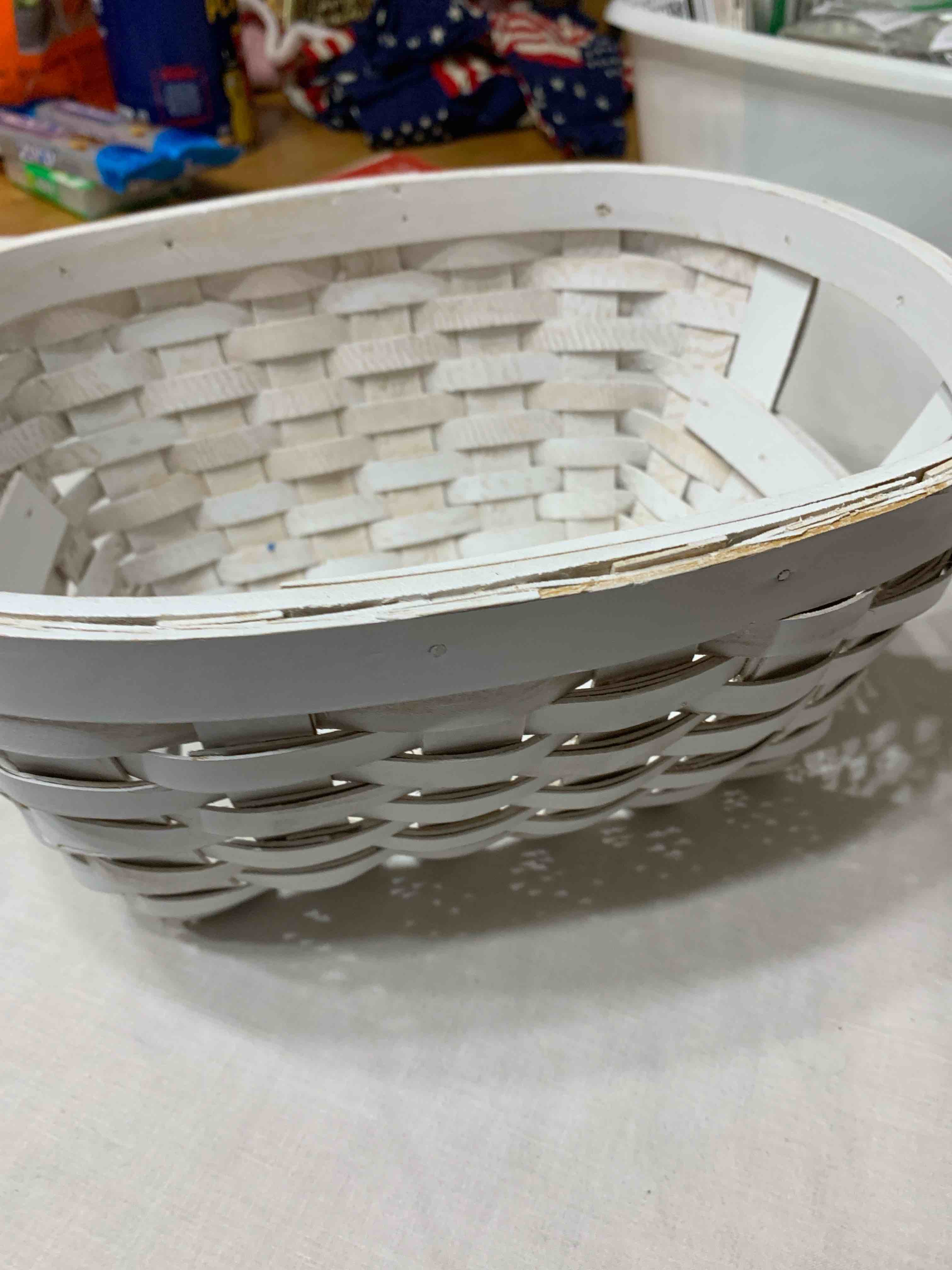 Condition photo showing Good Condition for White Basket 