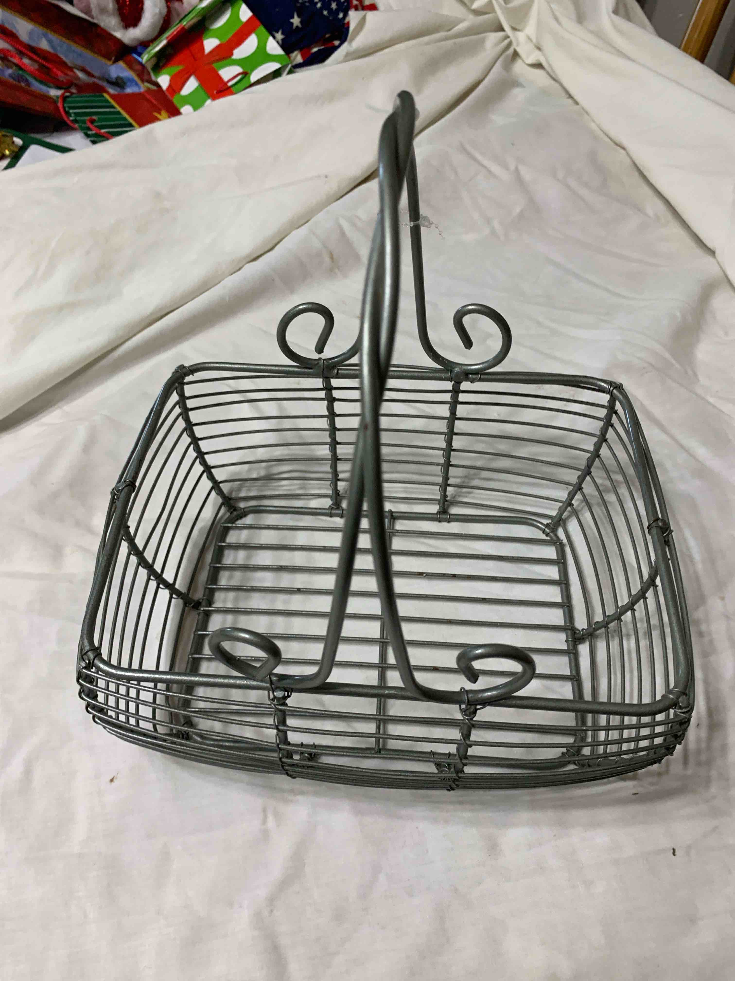 metal basket 