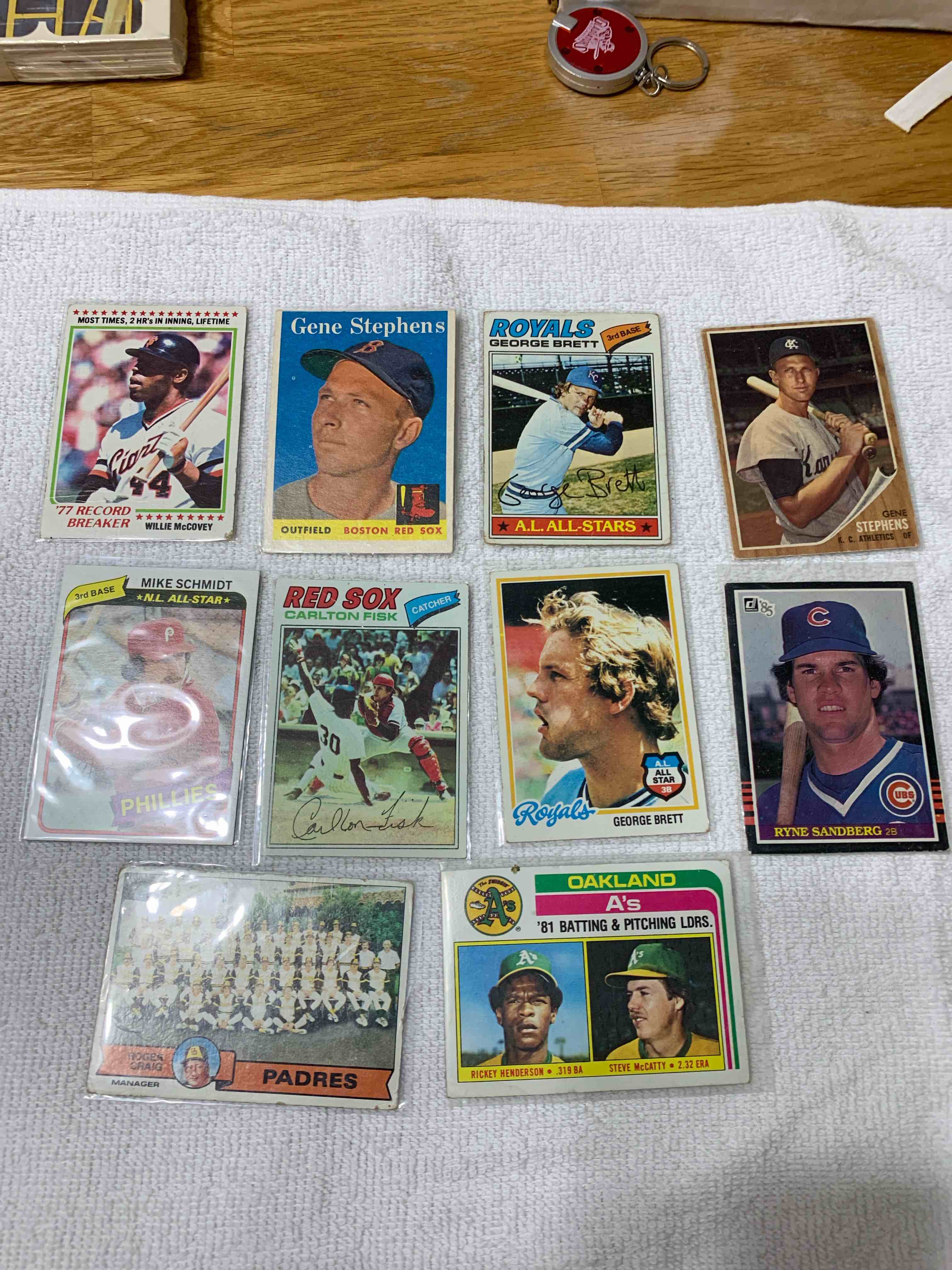 Lot of 10 Vintage Baseball Cards