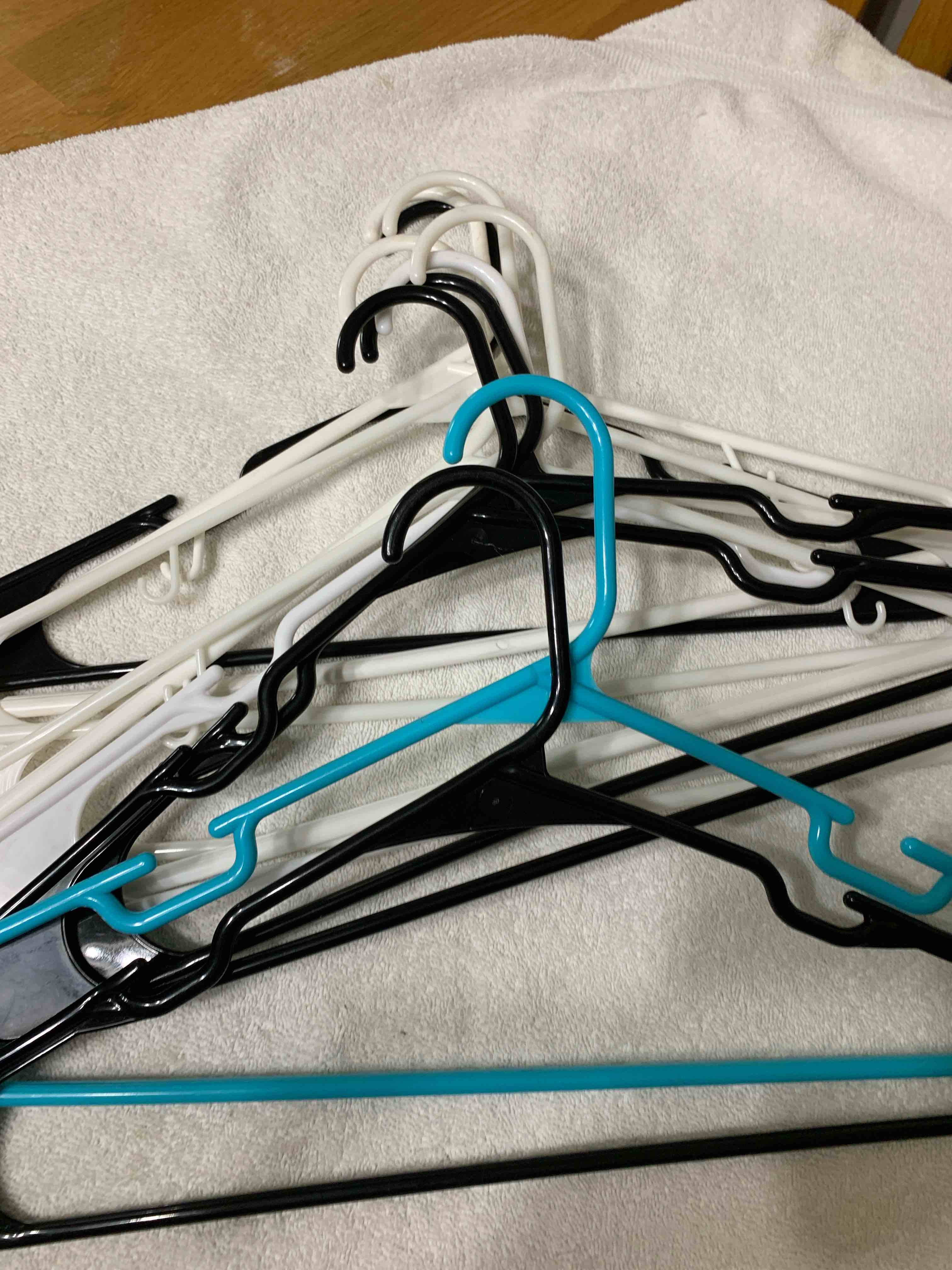 lot of 10 plastic clothes hangers 