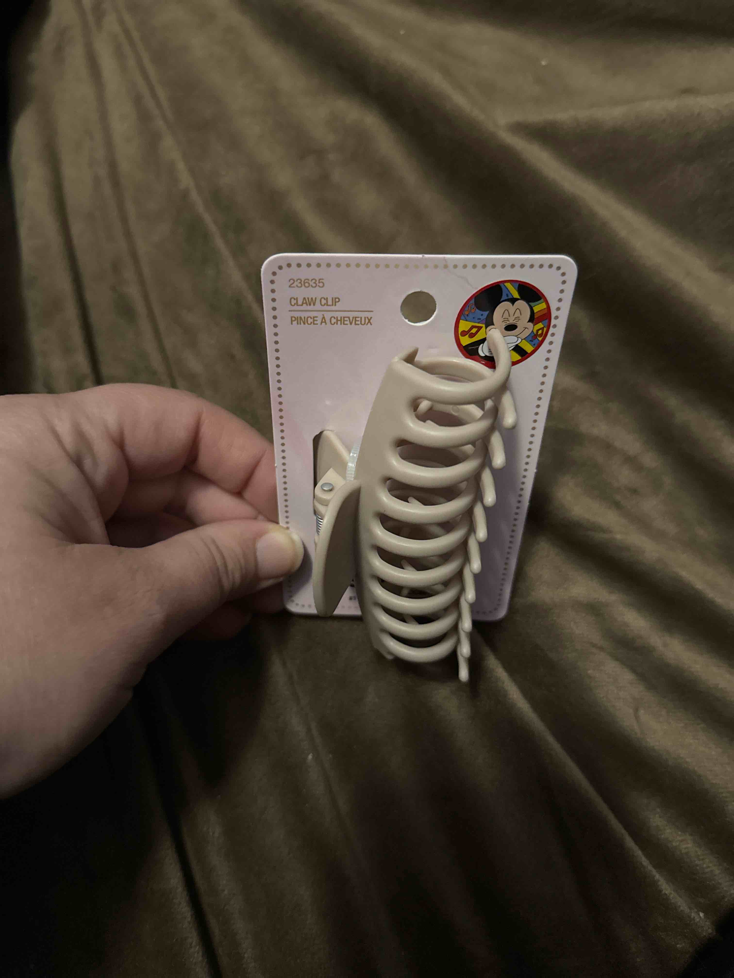 Scunci by Conair hair clip 