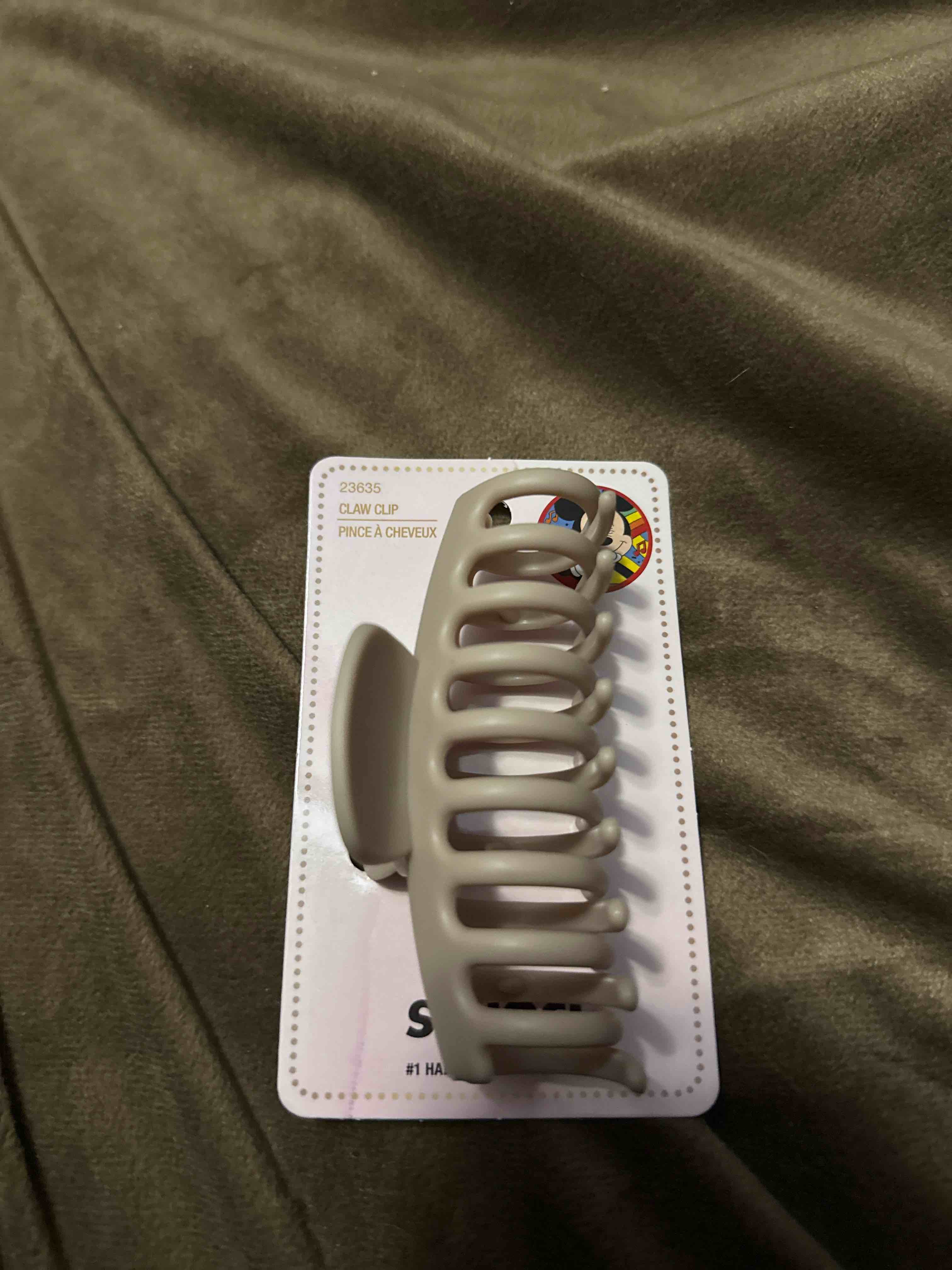 Scunci by Conair hair clip