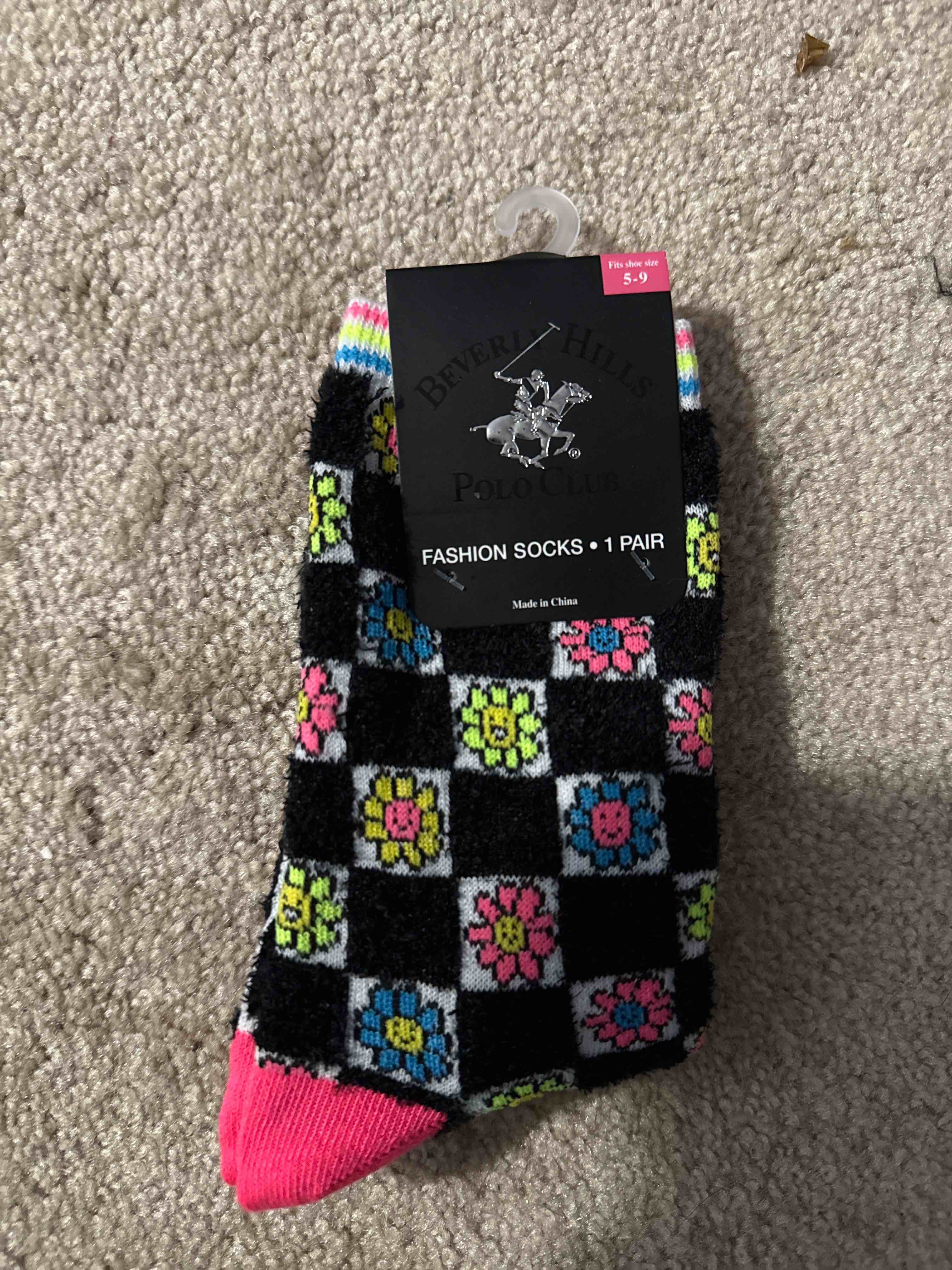 woman’s socks 1 pair size 5-9
