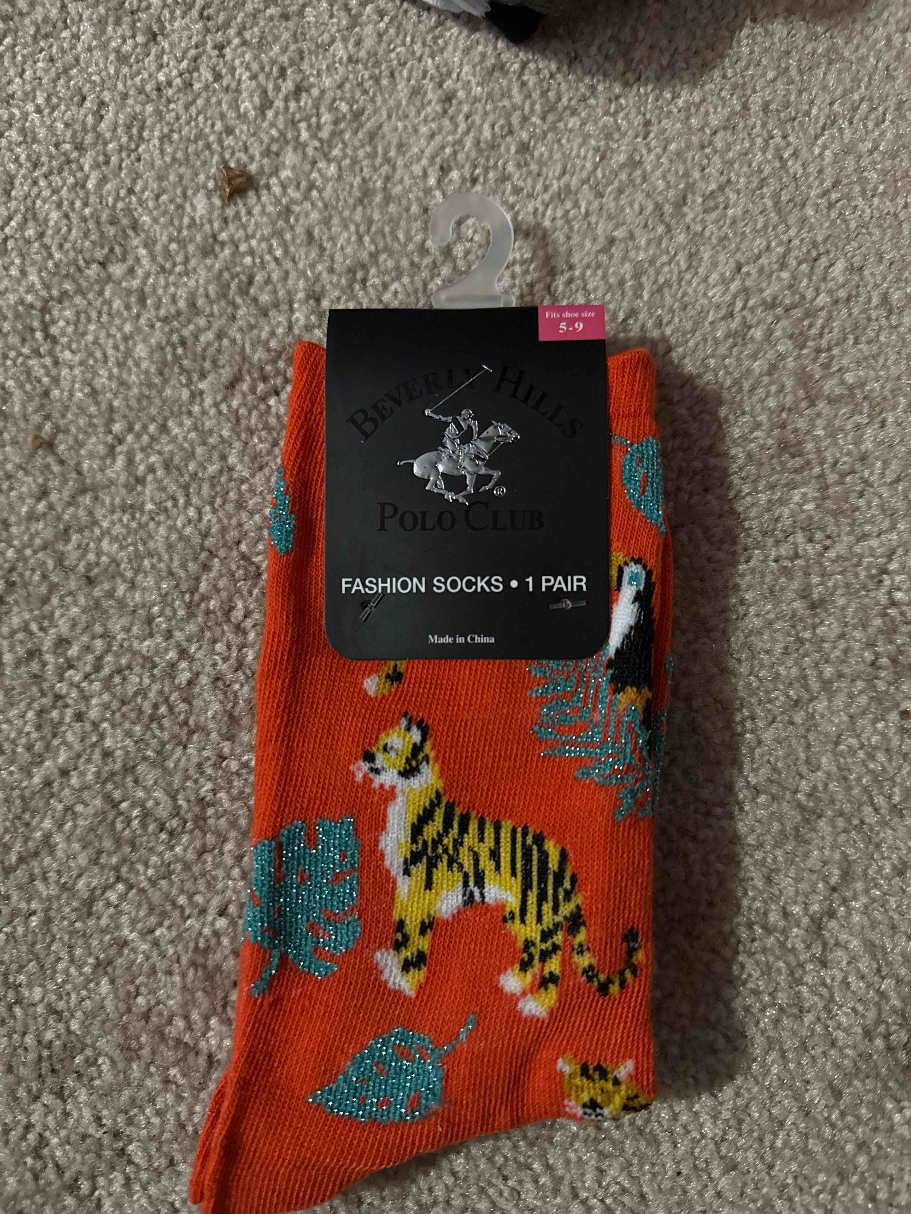 woman’s socks 1 pair size 5-9