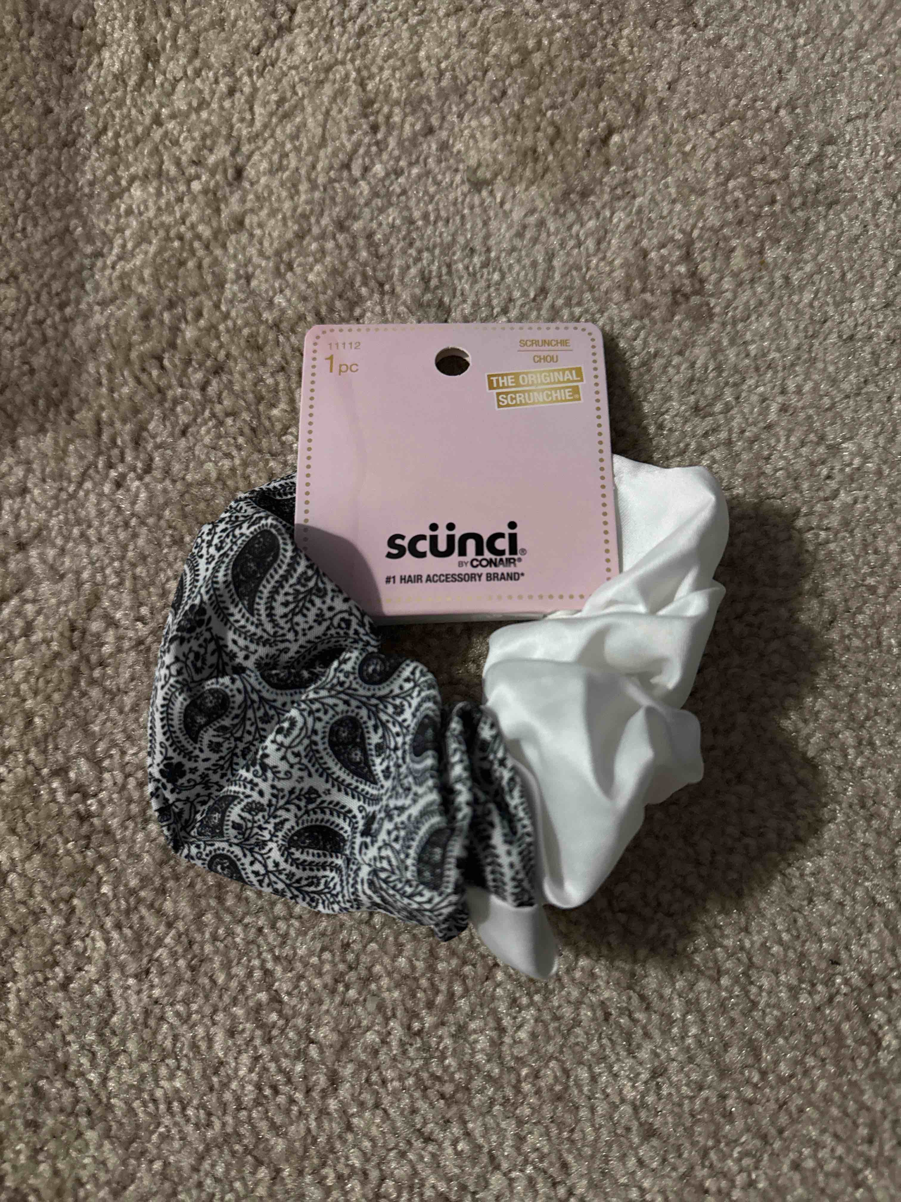 scrunchie half black half white