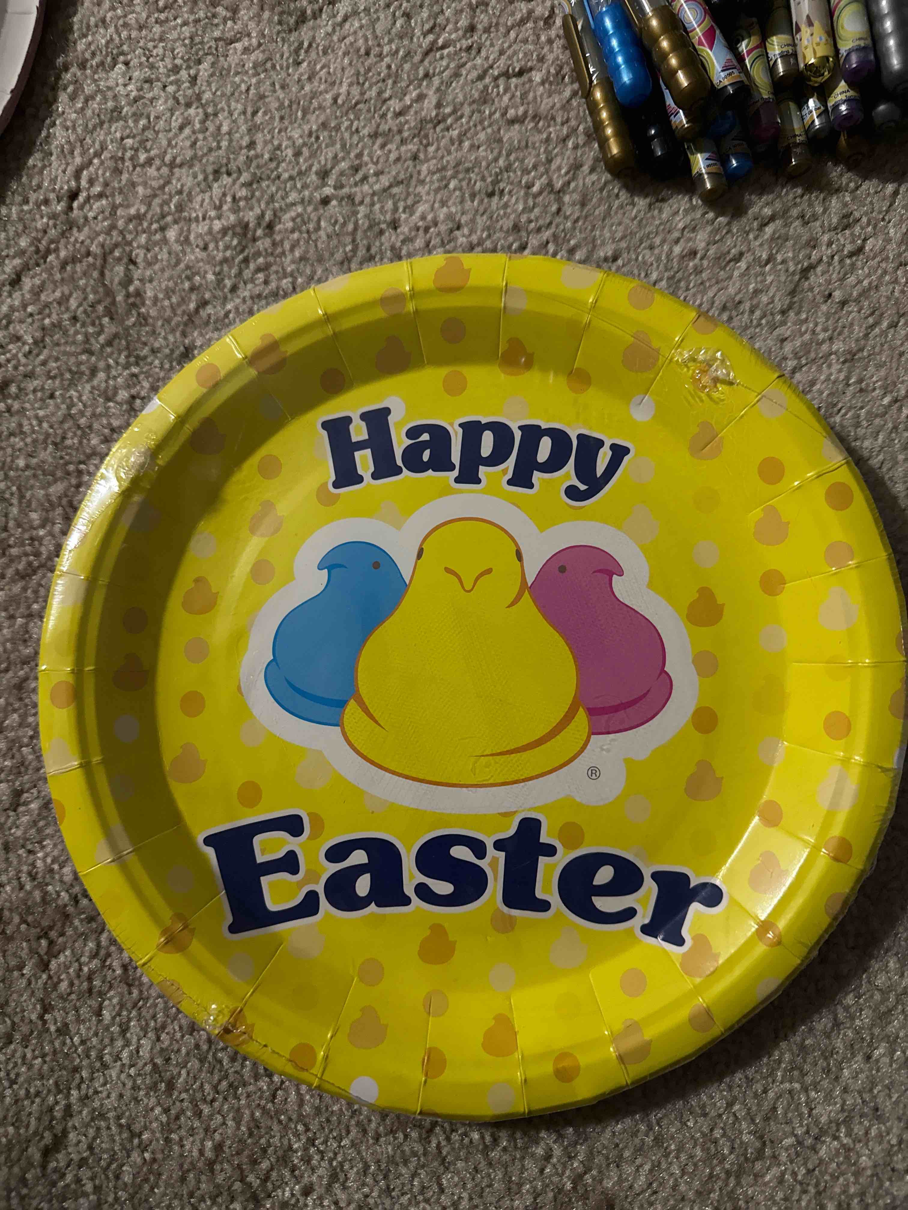 Condition photo showing New/Like New for yellow Easter peep plates 8ct 9”