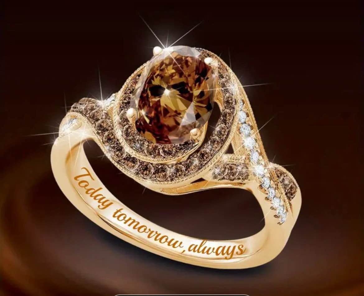 ENGRAVED GOLD RING ACCENTED WITH CHOCOLATE STONES (Size 8)