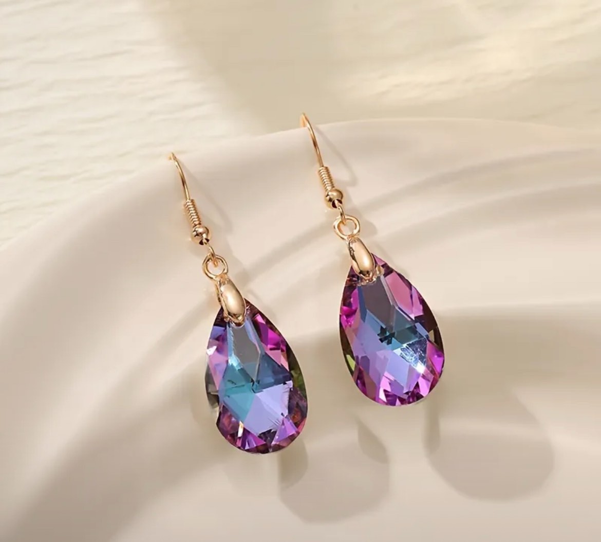STUNNING TEARDROP DANGLE EARRINGS 
