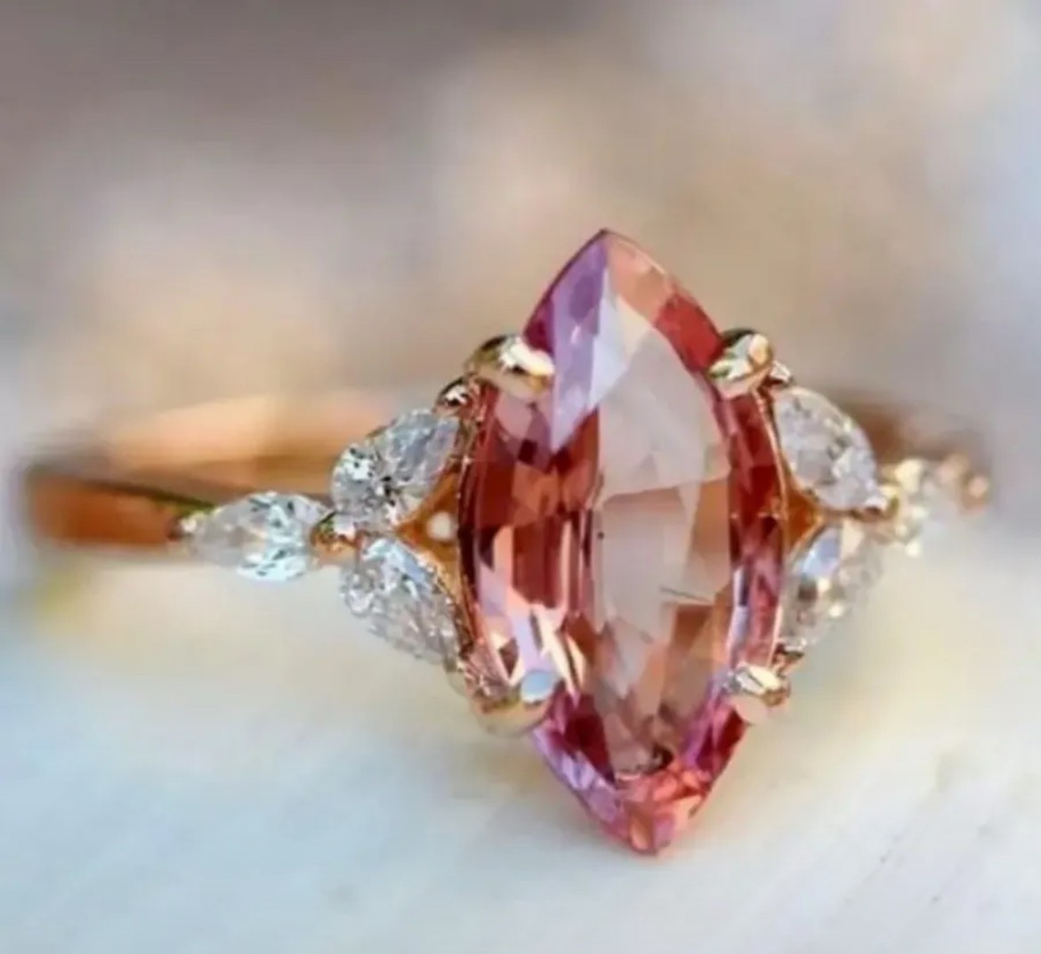 GORGEOUS GOLD RING WITH TRISTONE ACCENTS (Size 9)