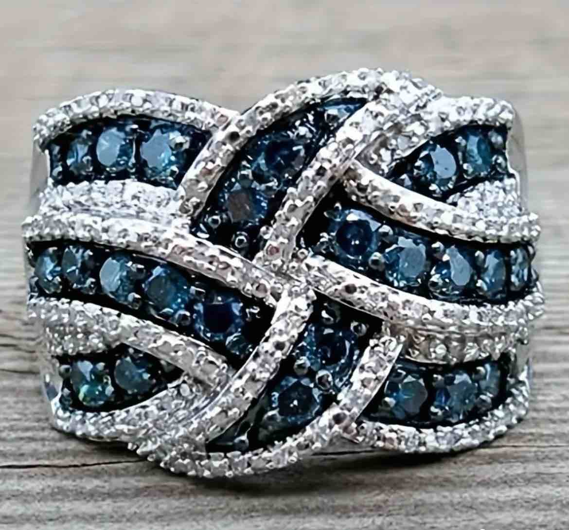 SILVER BAND RING WITH BLUE ACCENT STONES (Size 9)