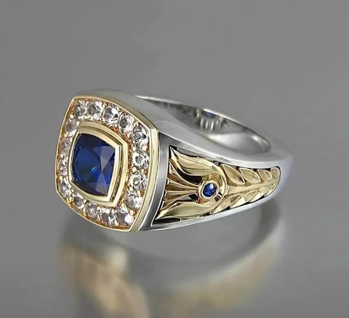 GORGEOUS DUAL TONE SILVER AND GOLD RING (Size 10)