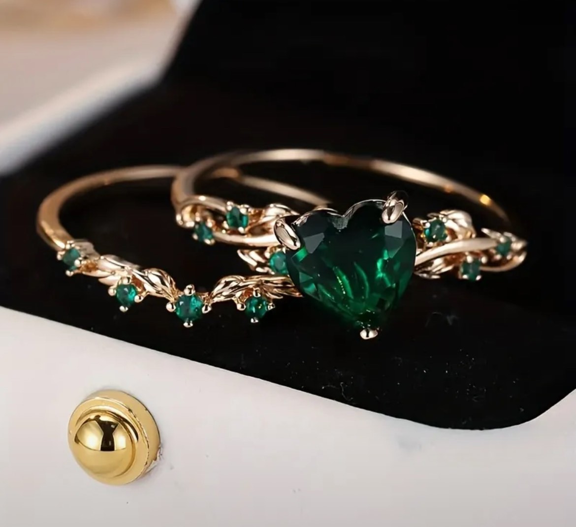 BEAUTIFUL GOLD RING AND BAND SET (Size 9)