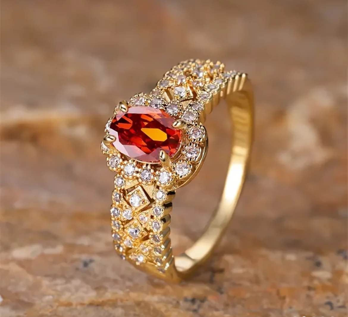 BEAUTIFUL GOLD RING WITH CHOCOLATE STONE (Size 9)