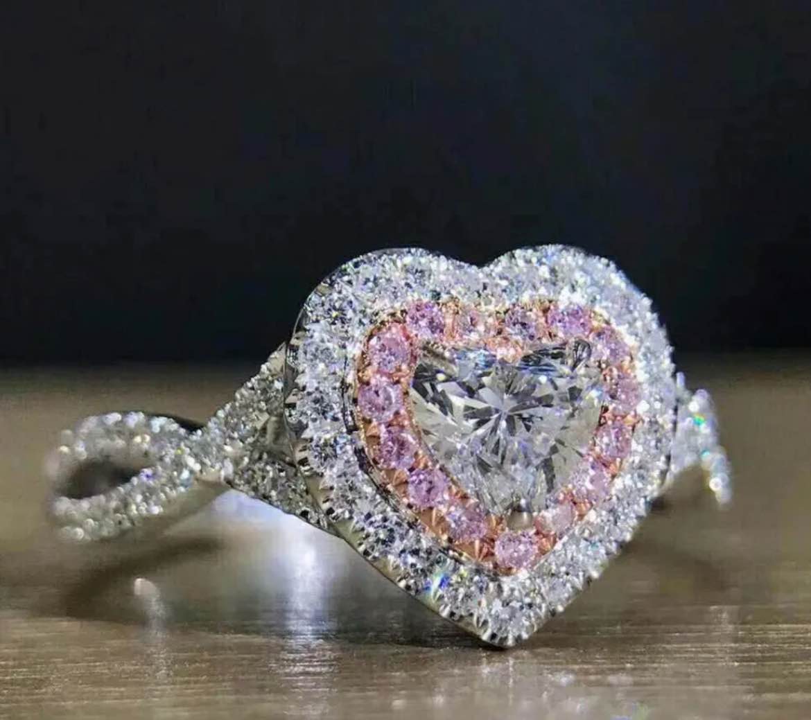 STUNNING ACCENTED HEART RING (Size 8)