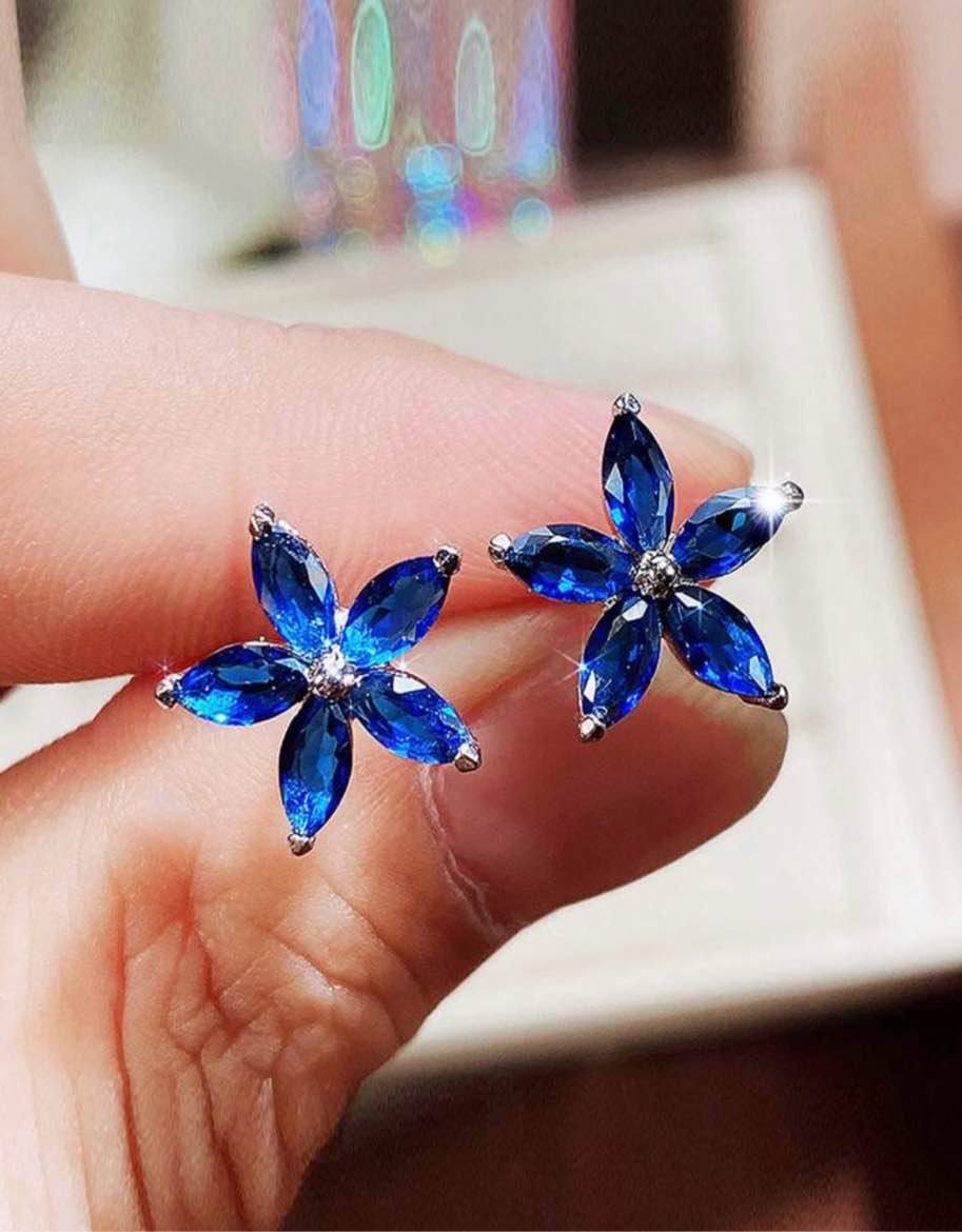 STUNNING BLUE FLOWER EARRINGS