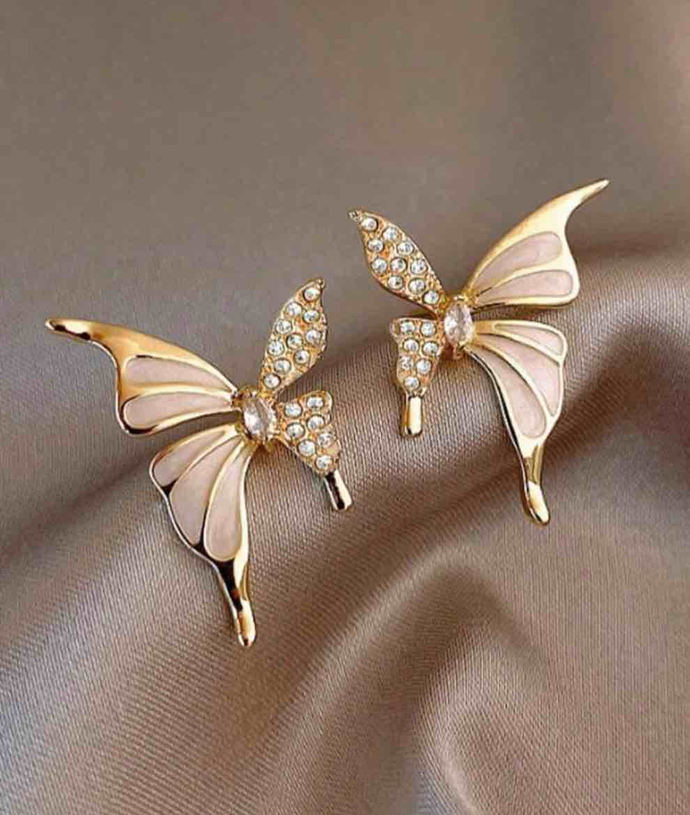 BEAUTIFUL ACCENTED BUTTERFLY EARRINGS
