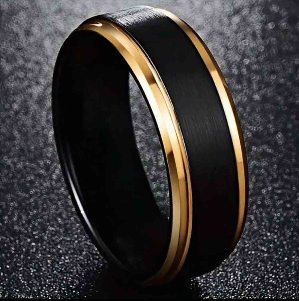 BLACK AND GOLD MENS BAND SIZE 10