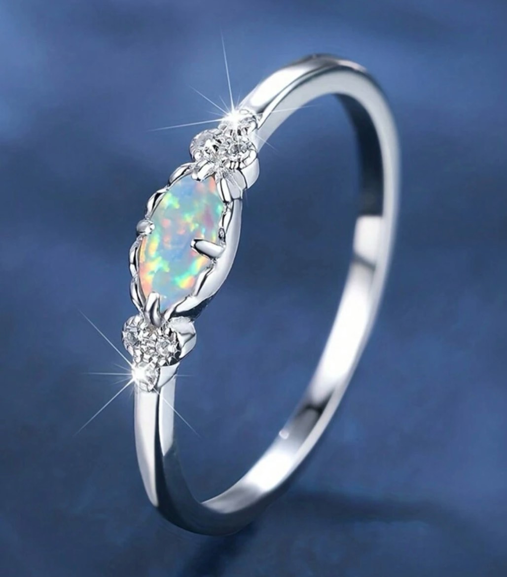 BEAUTIFUL SILVER RING WITH OPAL COLOR STONE SIZE 9