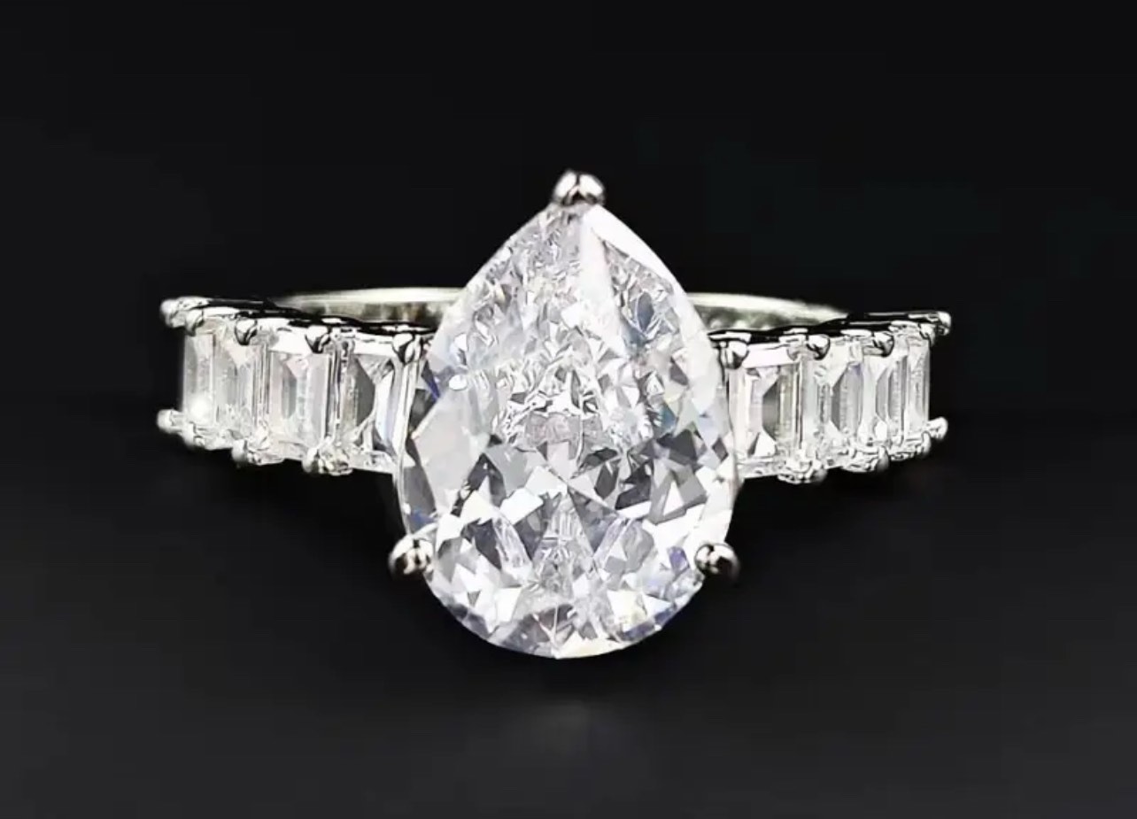 Beautiful 925 Silver Plated Sapphire Ring Sz 6