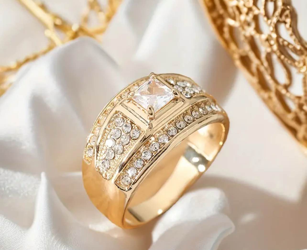 Gorgeous 925 Silver 18K Gold Plated Ring Sz 12