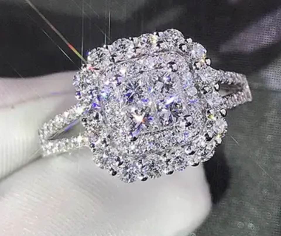 Beautiful 925 Silver Plated Sapphire Ring Sz 7